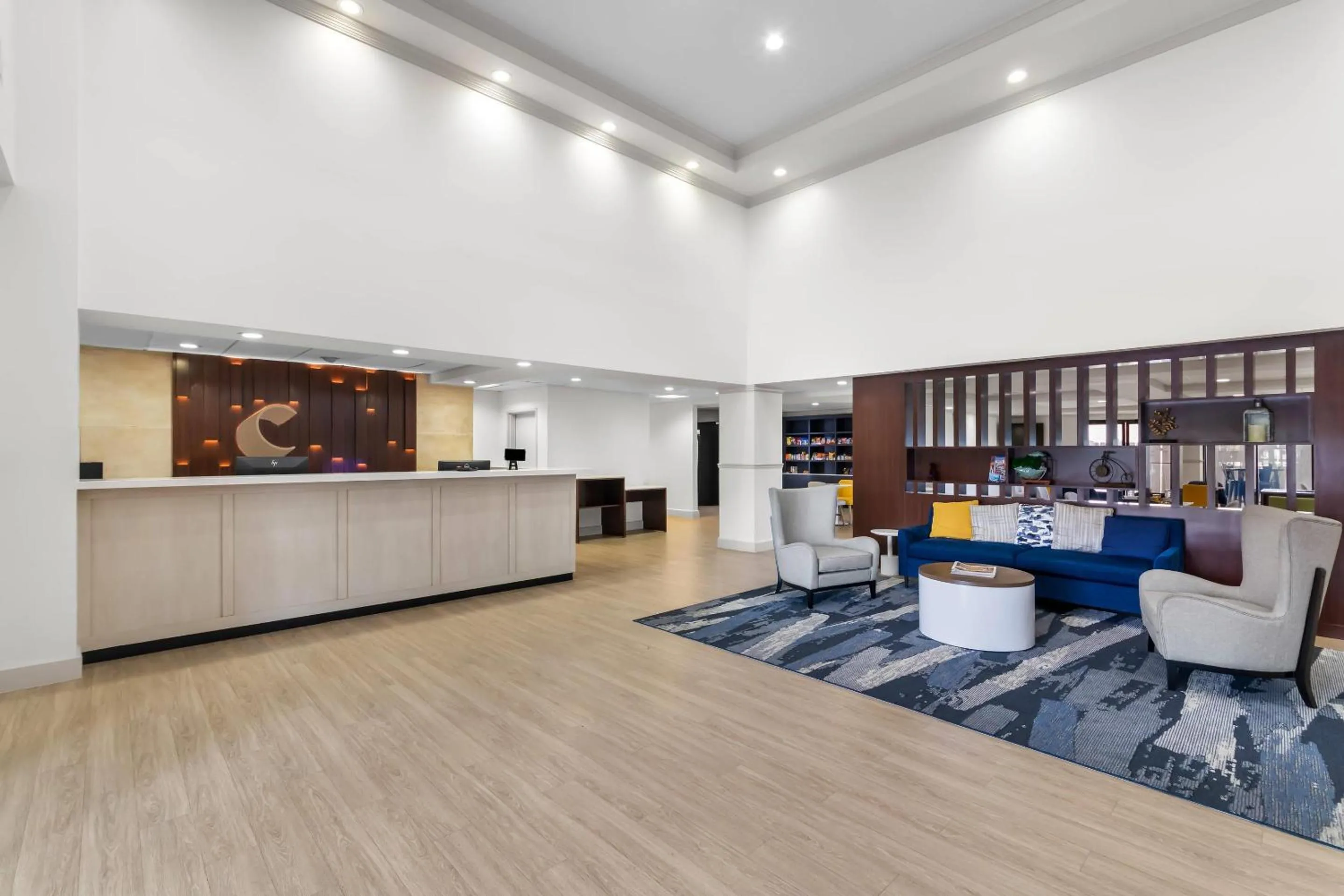 Lobby or reception in Comfort Suites Austin Airport