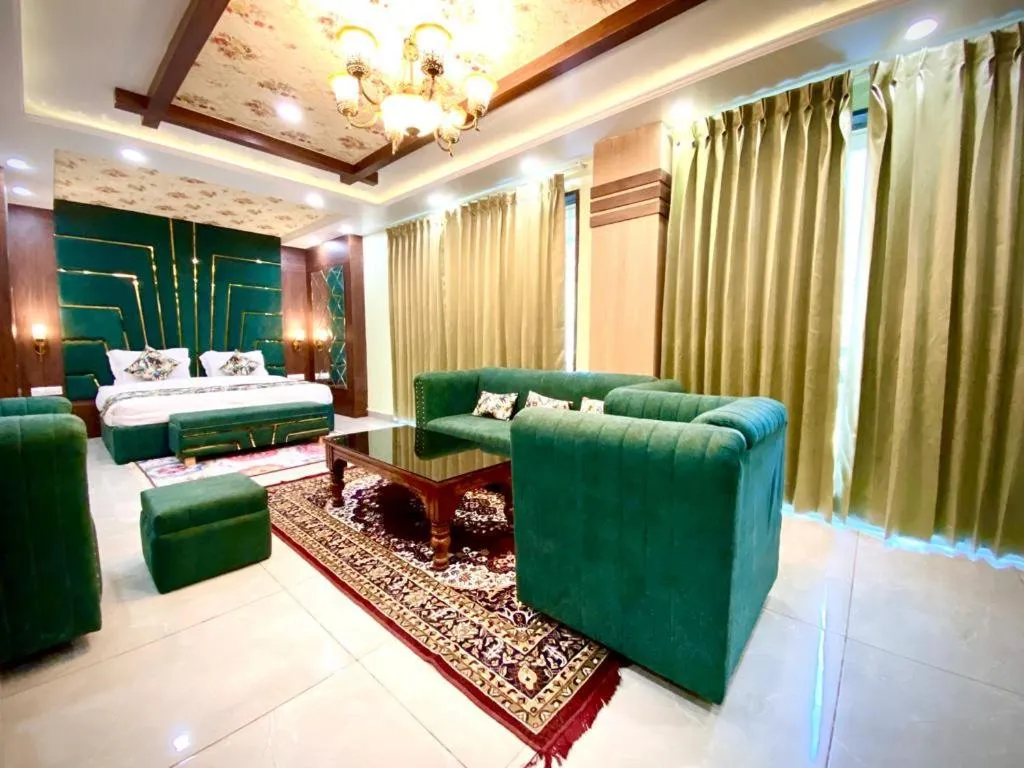 Photo of the whole room, Bed in Hotel Woodville Inn - Hotel in Mcleodganj