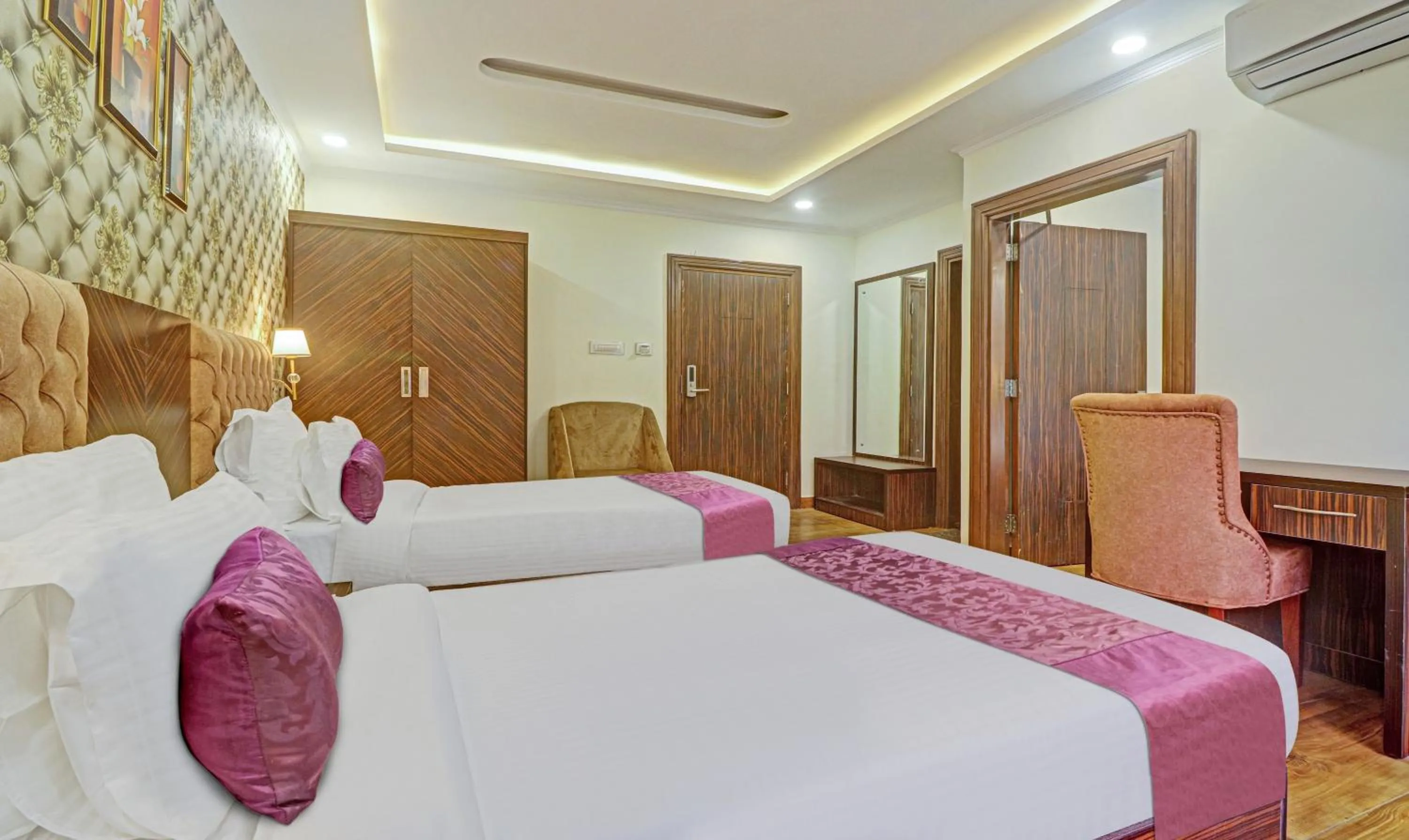 Bed in Hotel Woodville Inn - Hotel in Mcleodganj