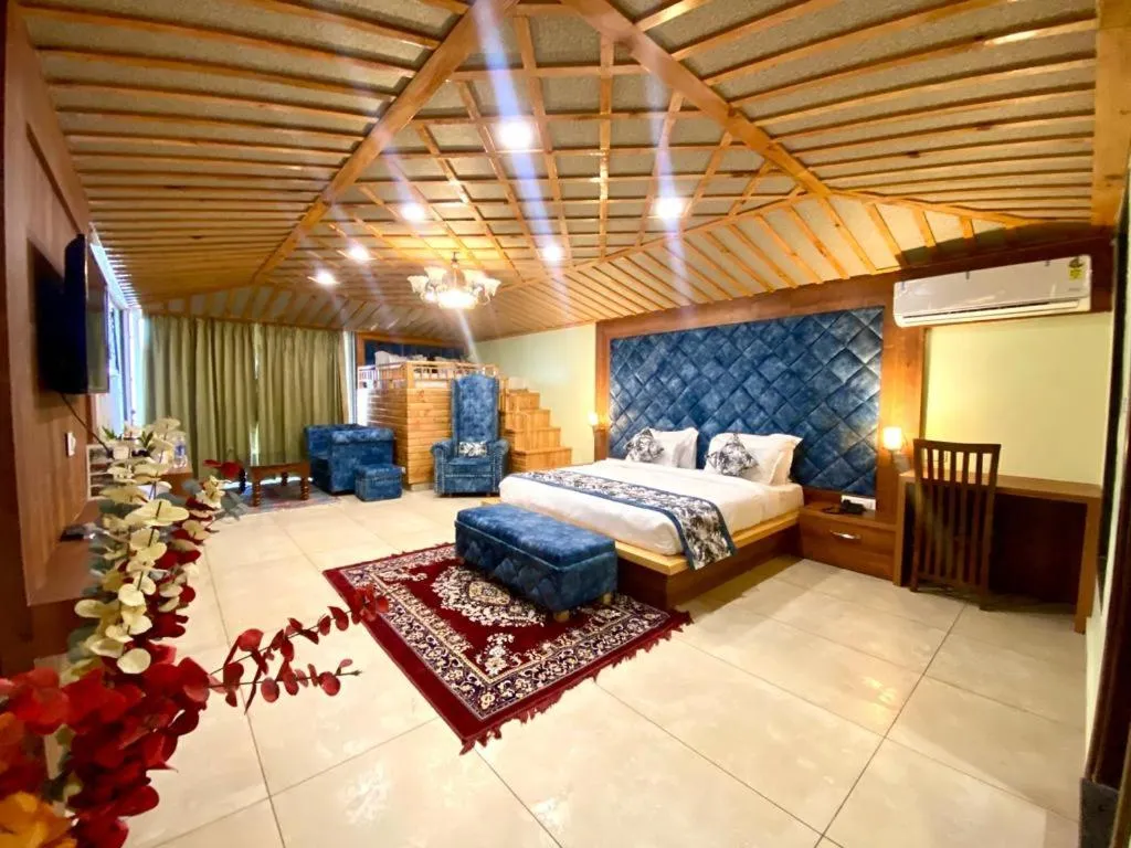 Photo of the whole room, Bed in Hotel Woodville Inn - Hotel in Mcleodganj