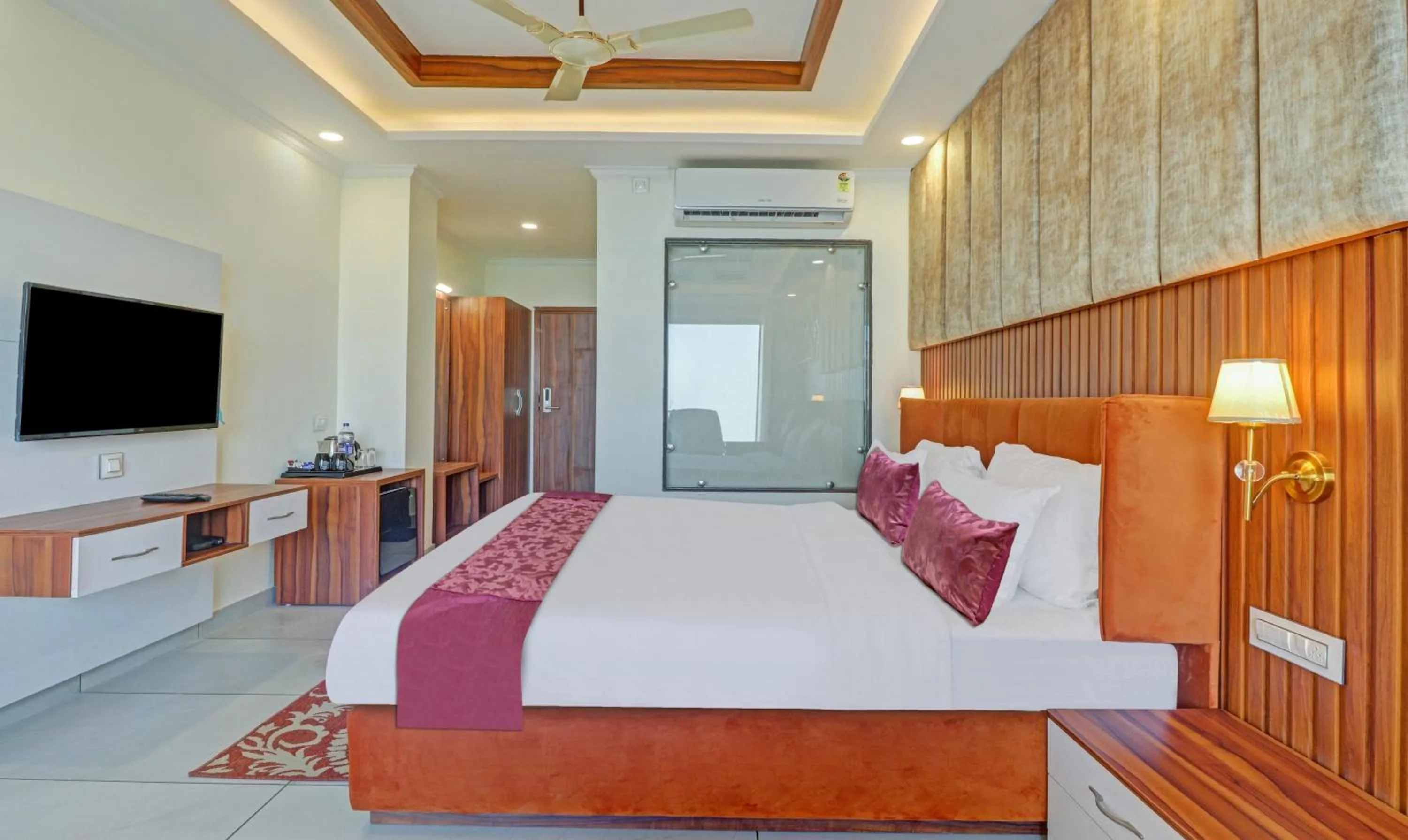 Bed in Hotel Woodville Inn - Hotel in Mcleodganj