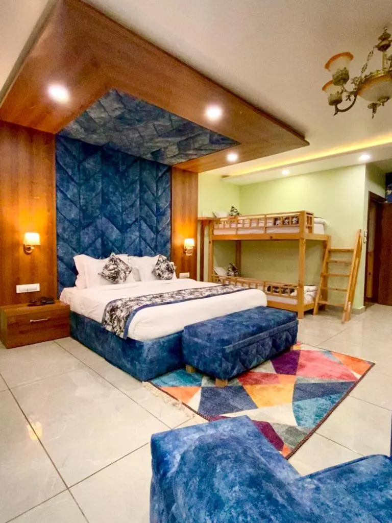 Photo of the whole room, Bed in Hotel Woodville Inn - Hotel in Mcleodganj