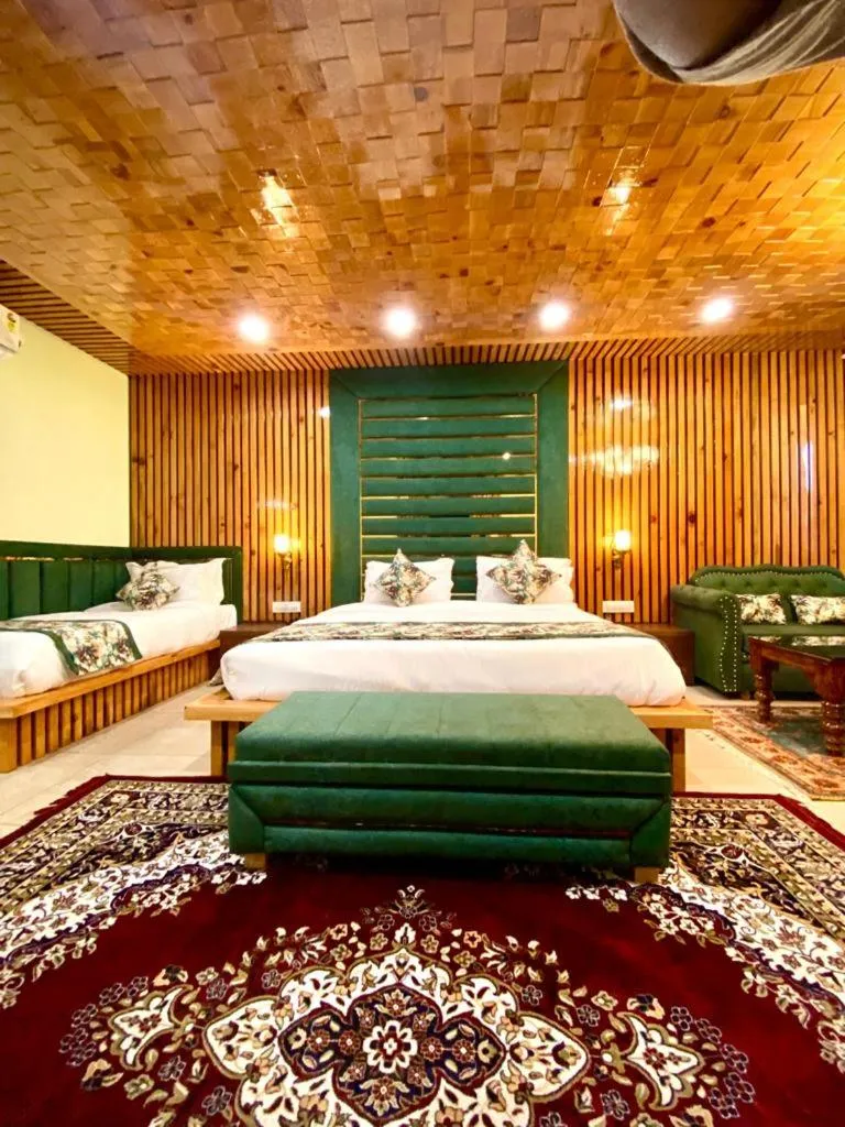 Photo of the whole room, Bed in Hotel Woodville Inn - Hotel in Mcleodganj