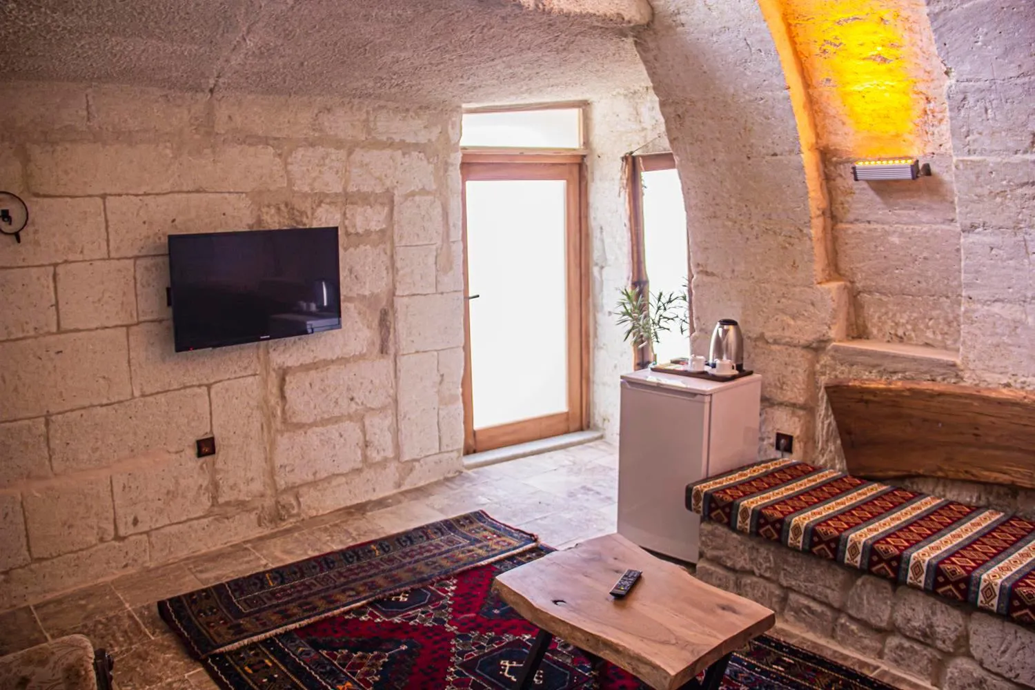 Living room in Junior Ottoman Cave
