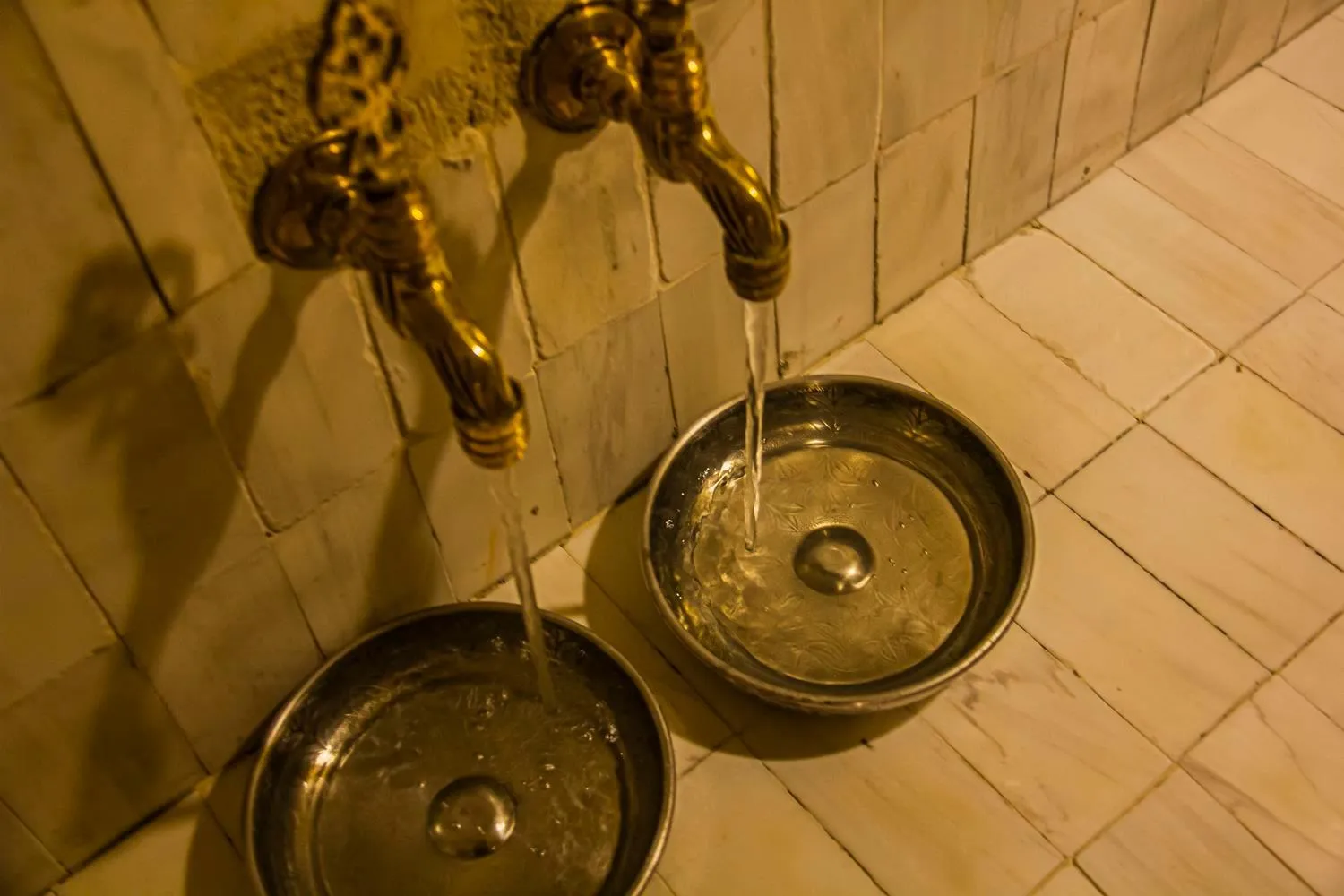 Bathroom in Junior Ottoman Cave