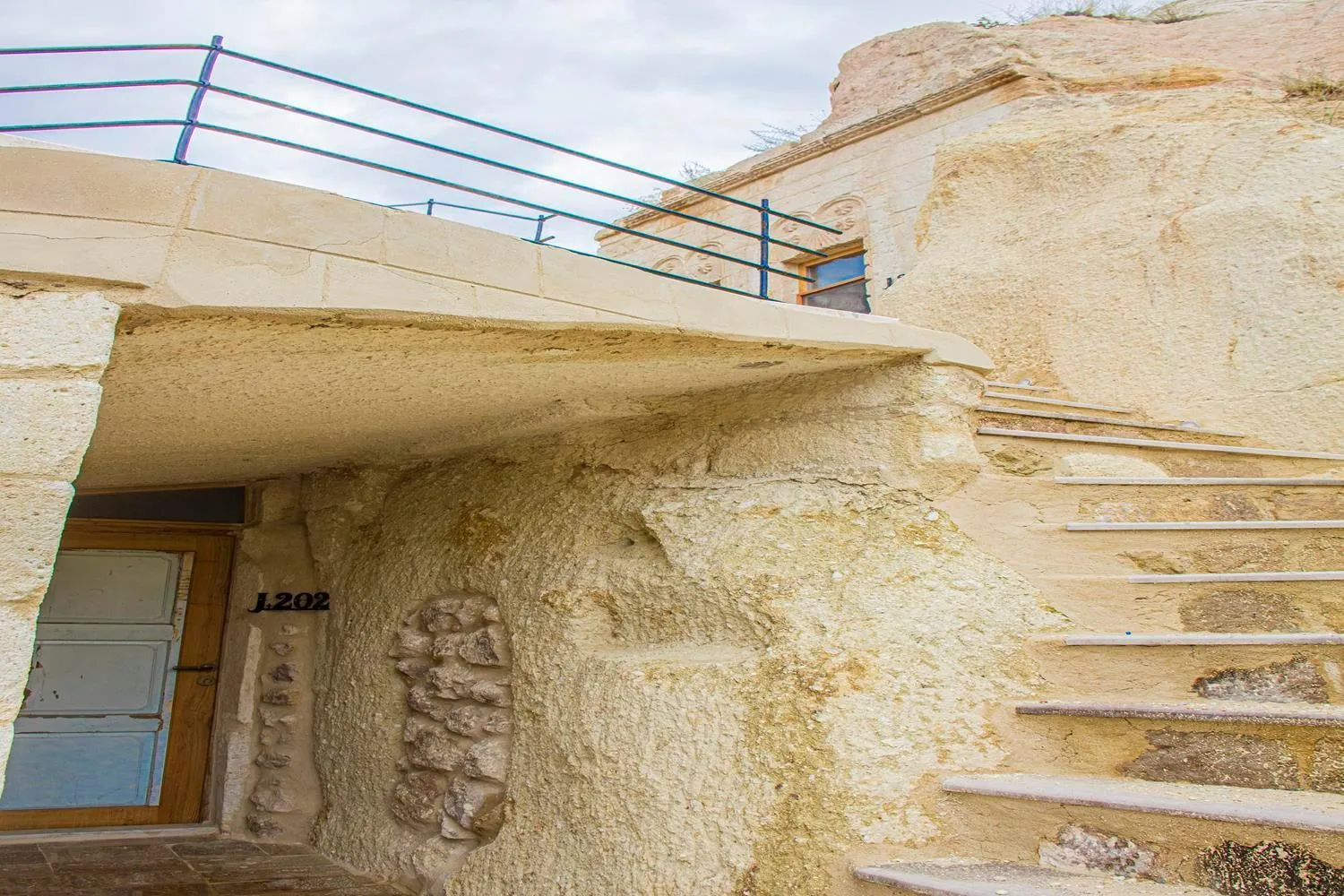 Property building in Junior Ottoman Cave