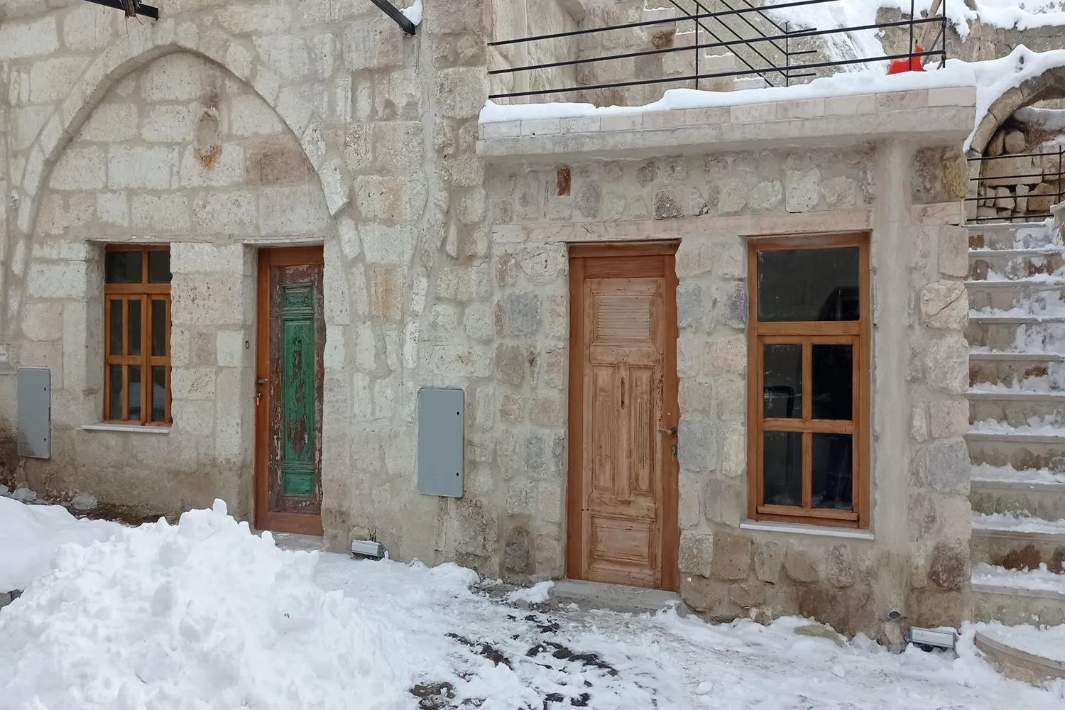Property building in Junior Ottoman Cave