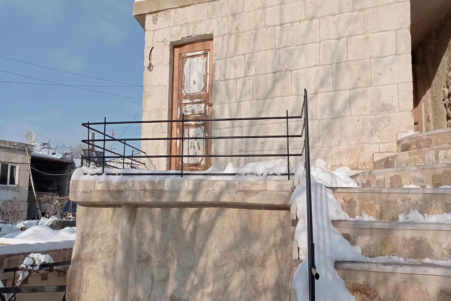 Property building in Junior Ottoman Cave