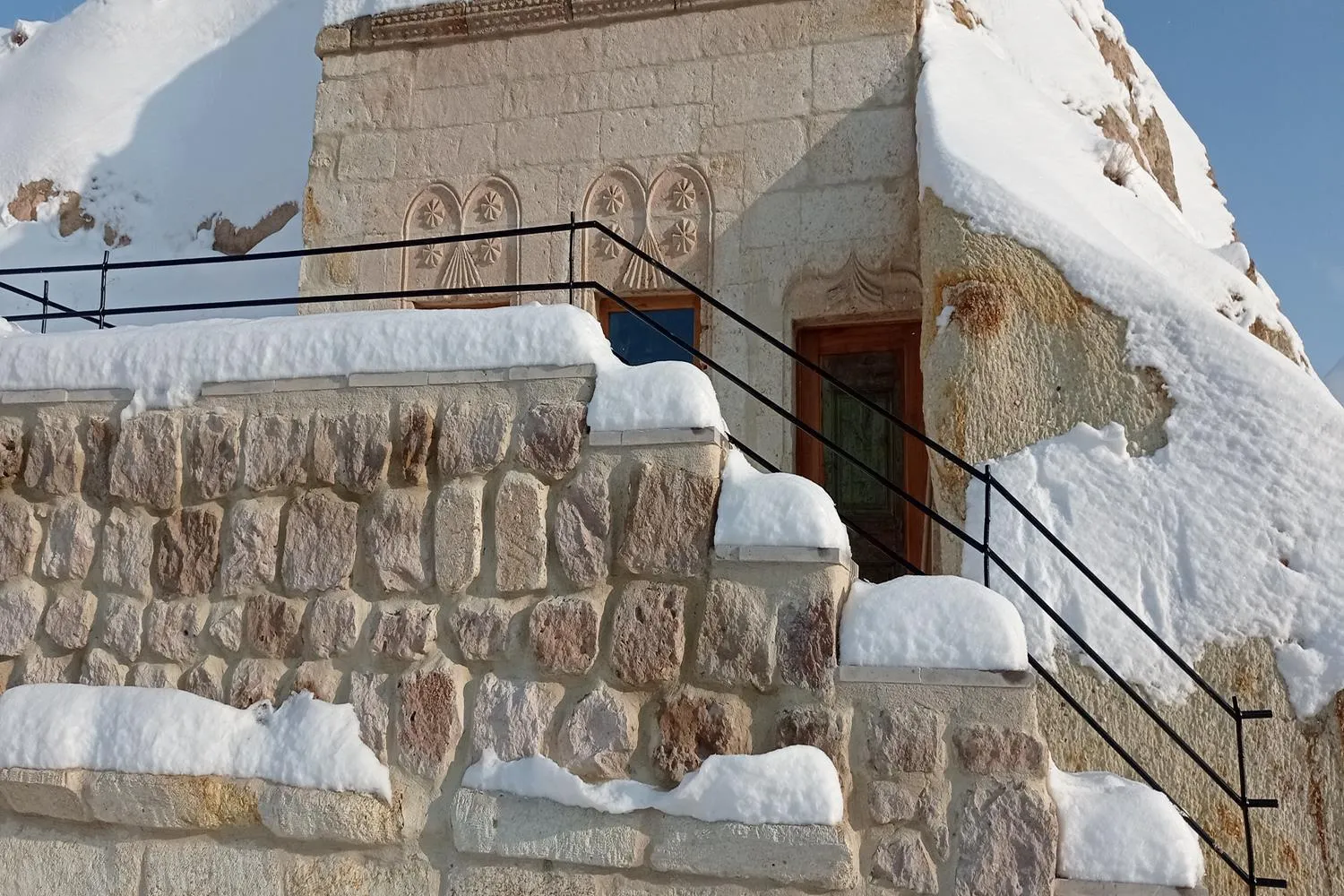 Property building in Junior Ottoman Cave