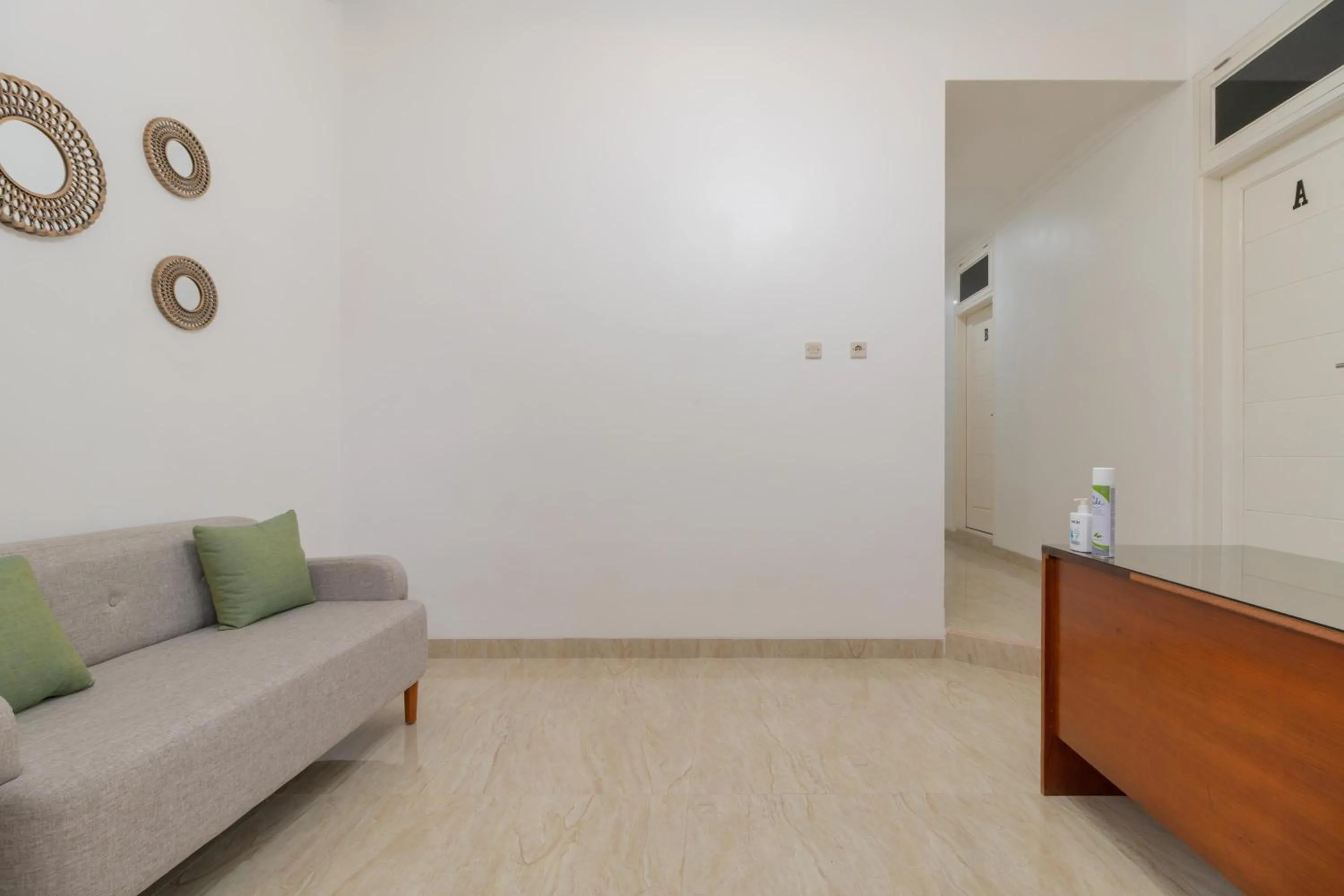 RedDoorz Syariah near Summarecon Mall Bekasi