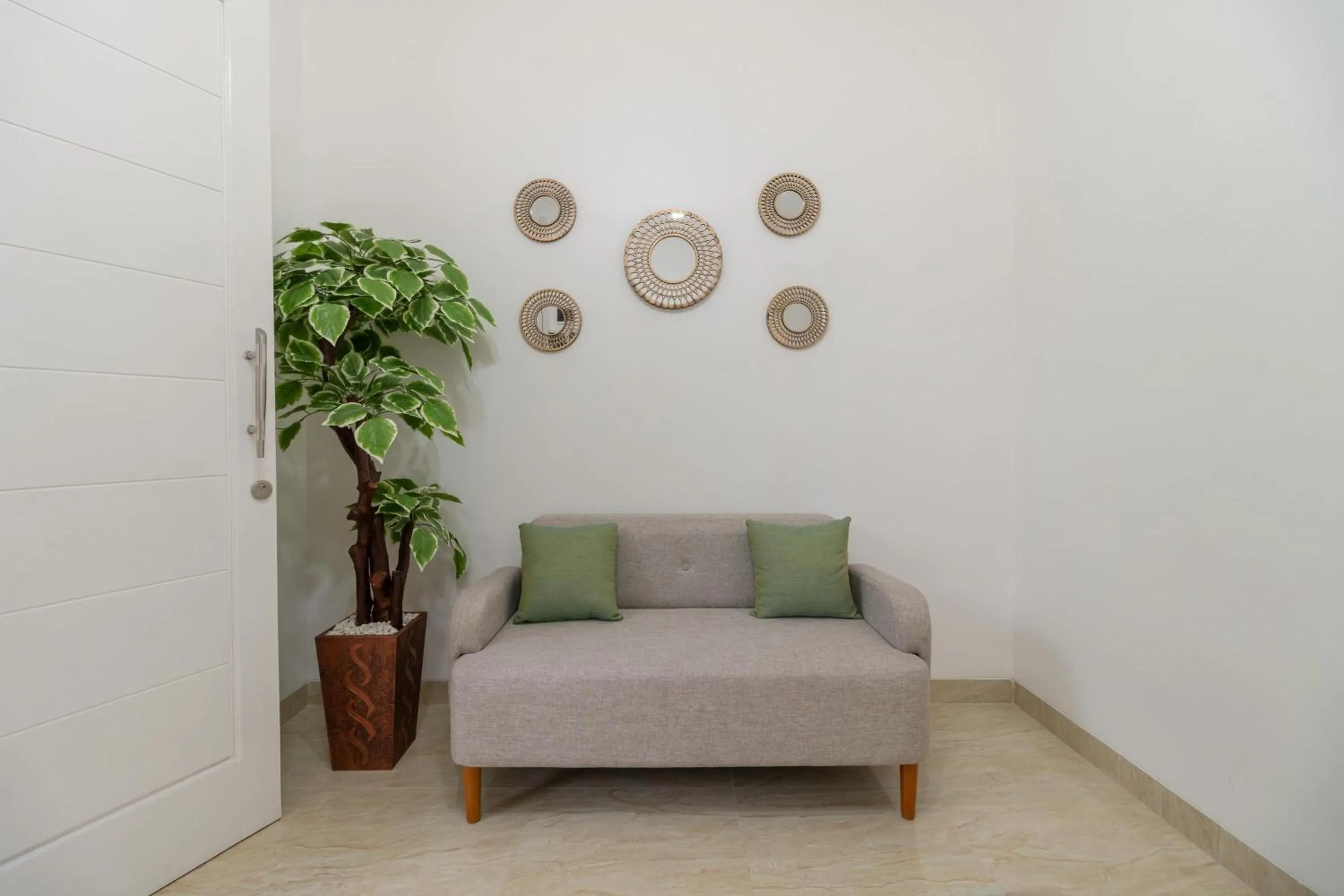 RedDoorz Syariah near Summarecon Mall Bekasi