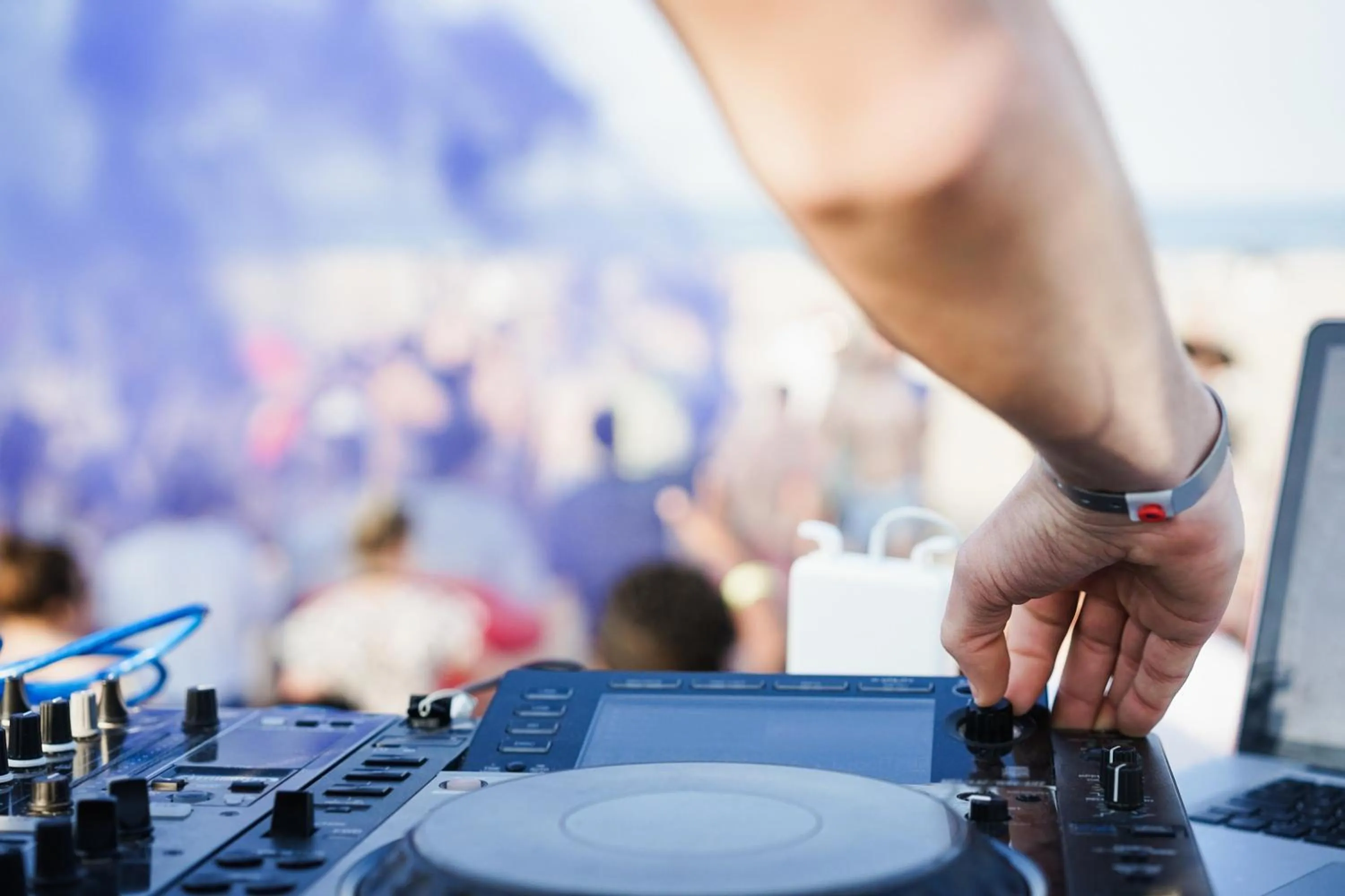 Tropic Isle Hotel & Apartment