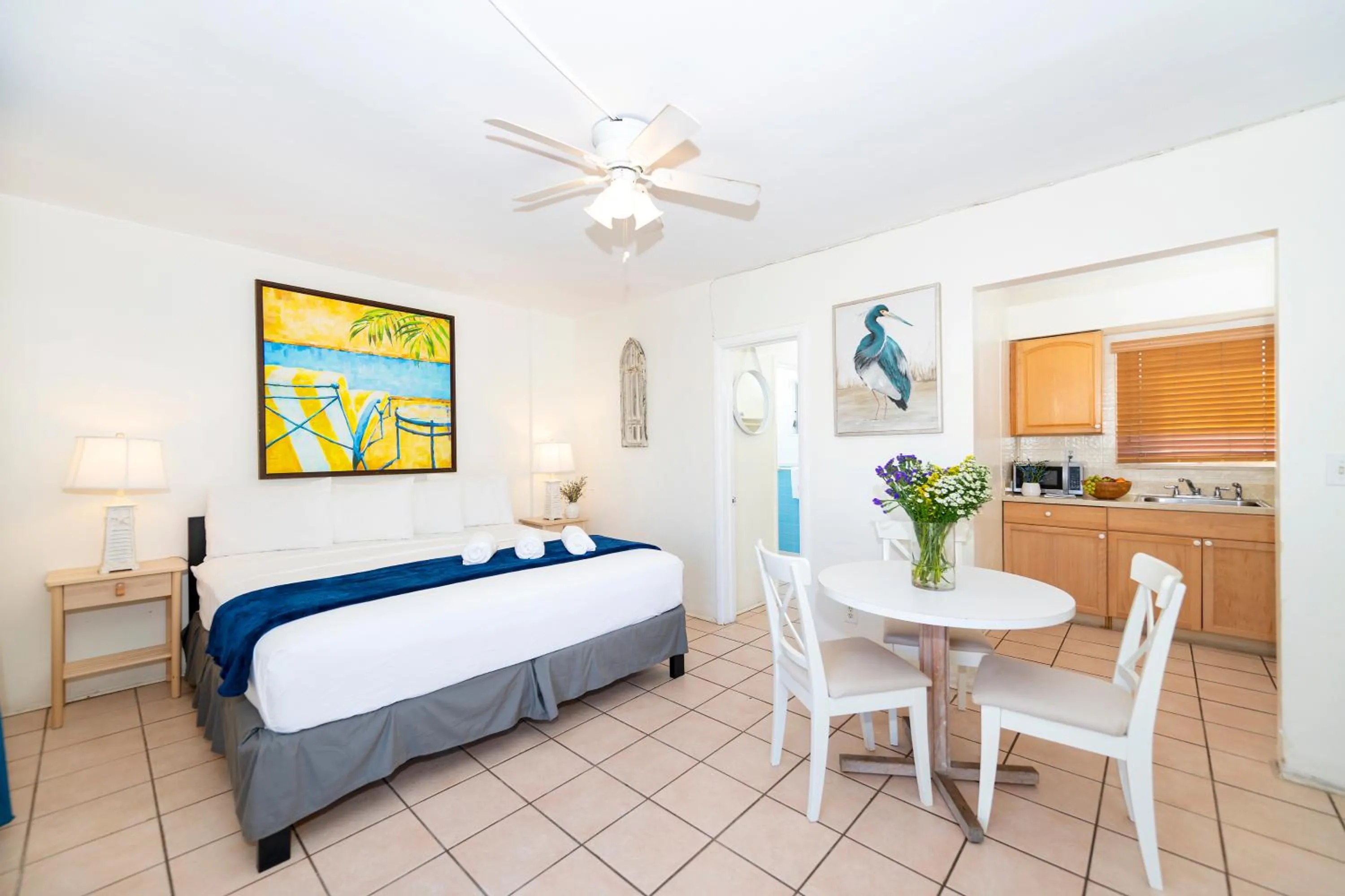 Bedroom, Bed in Tropic Isle Hotel & Apartment