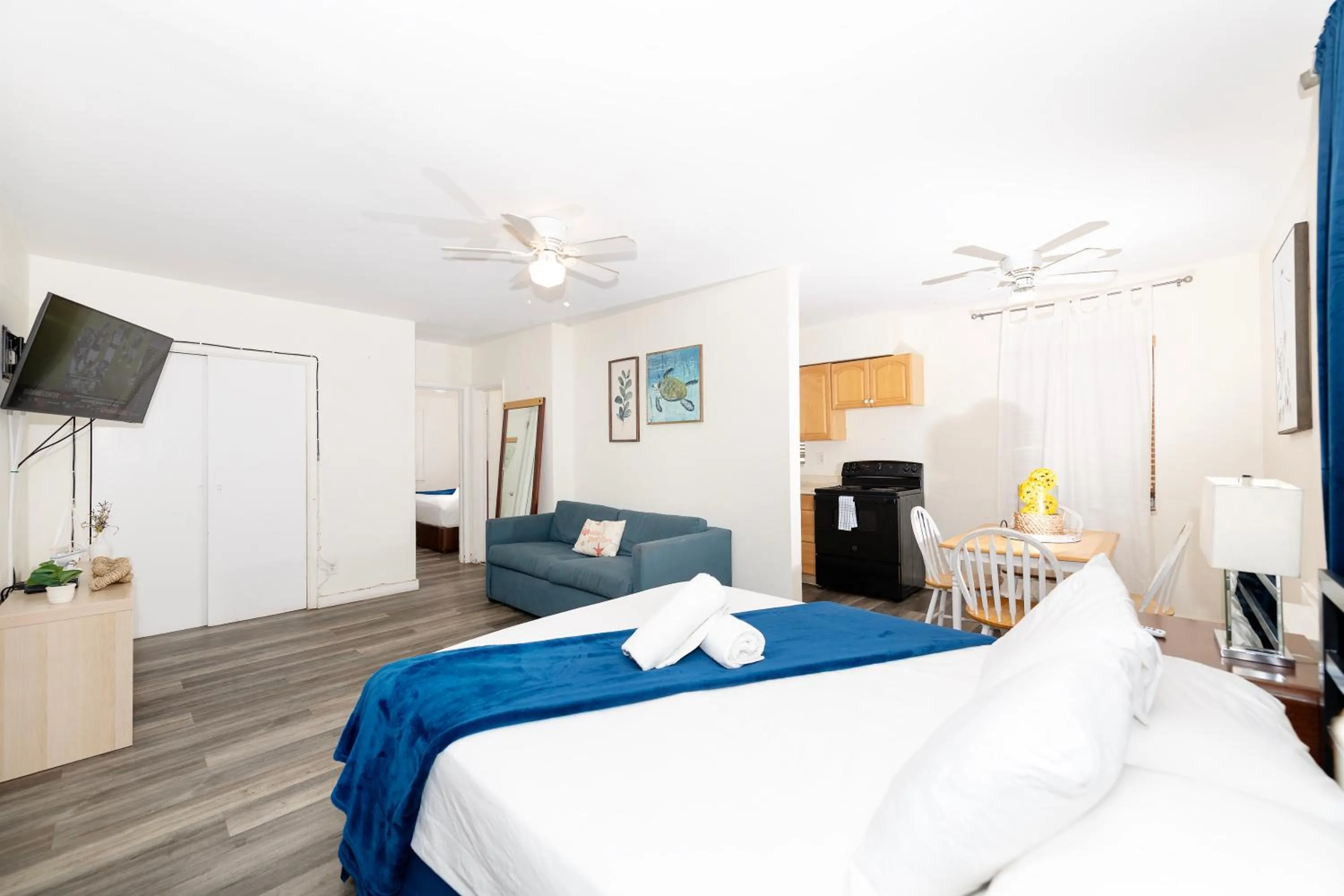 Bed in Tropic Isle Hotel & Apartment