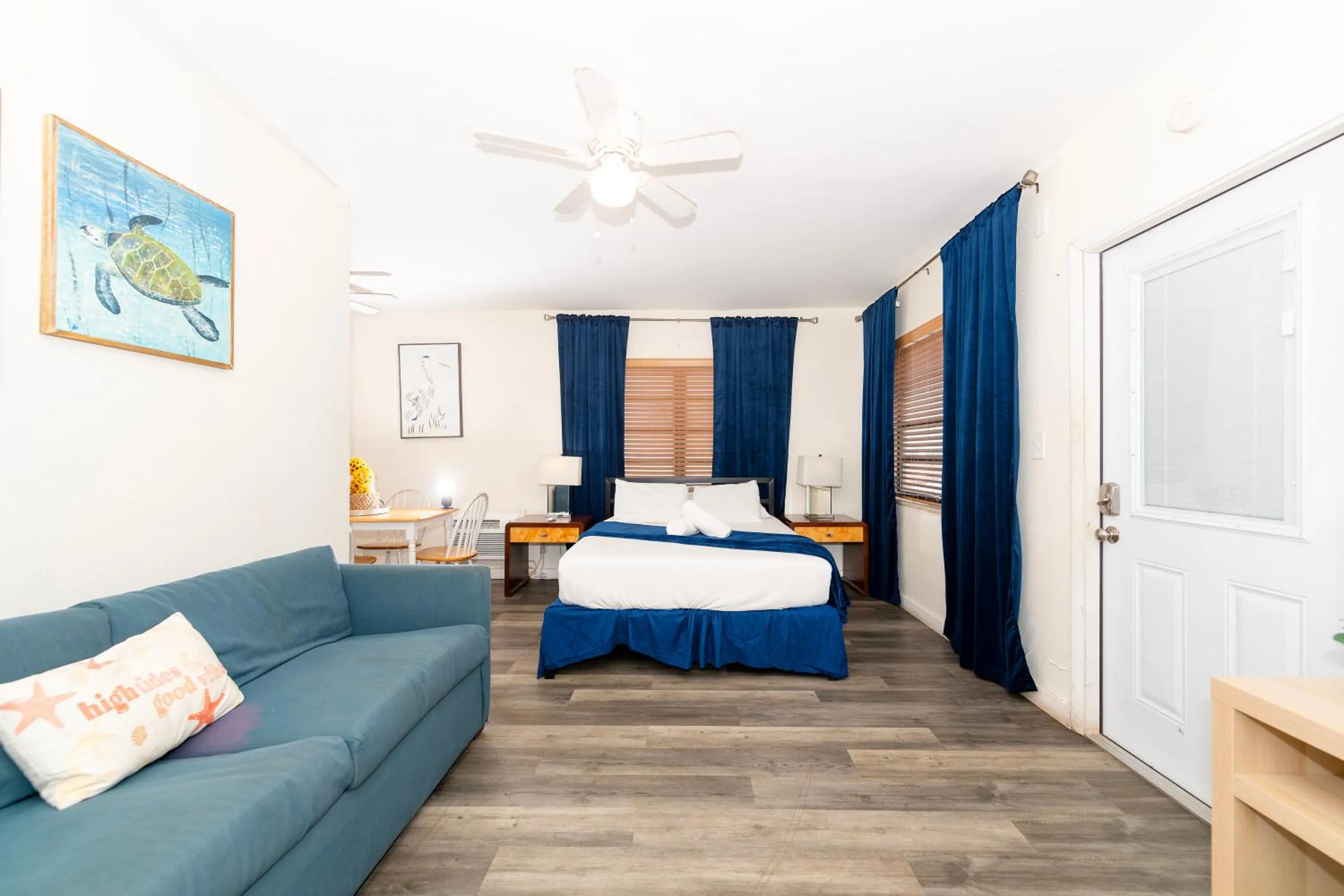 Bed in Tropic Isle Hotel & Apartment