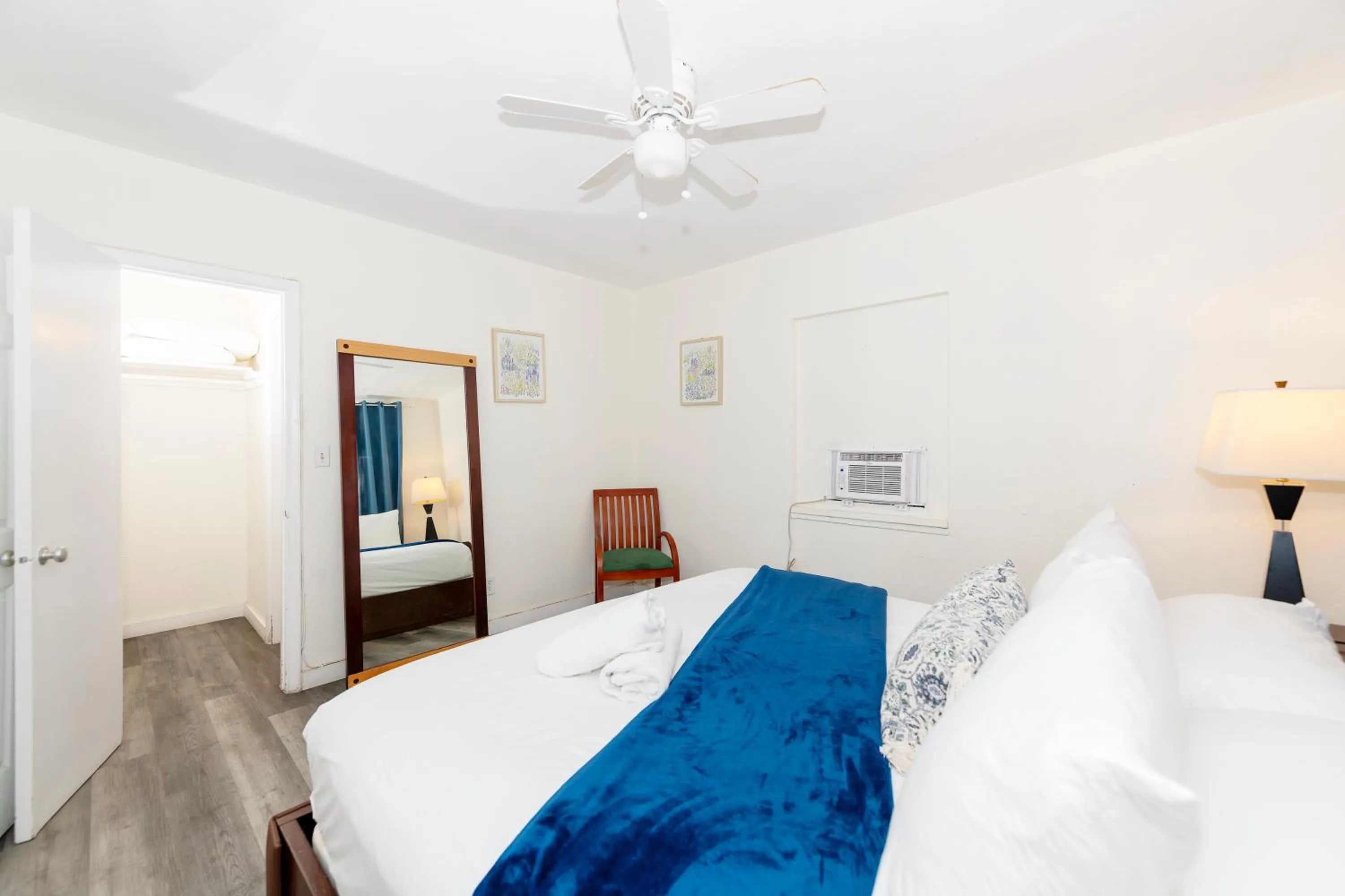 Bed in Tropic Isle Hotel & Apartment