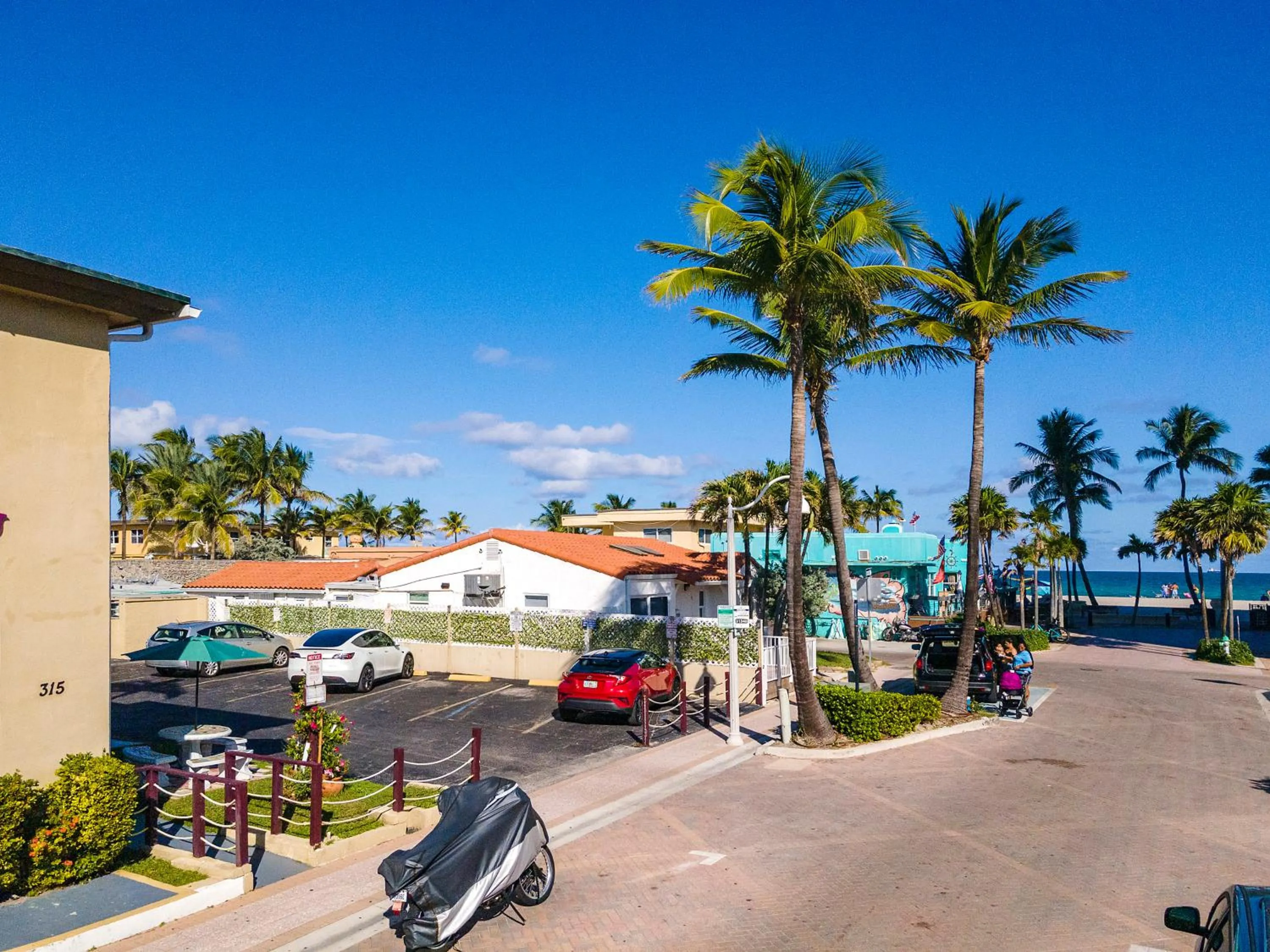 Tropic Isle Hotel & Apartment