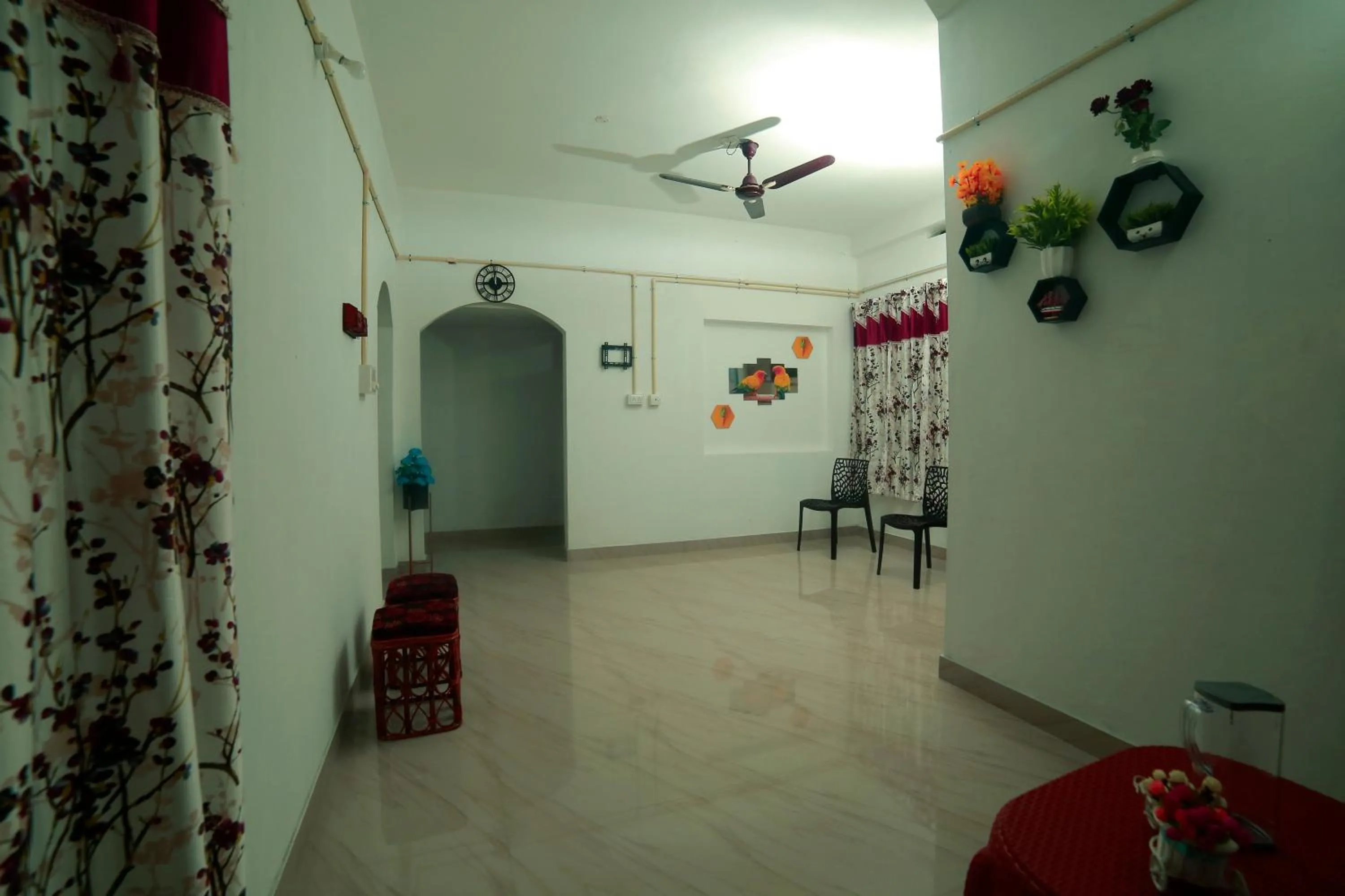 Communal lounge/ TV room in Bethel Service Villa, Mananthavady, Wayanad