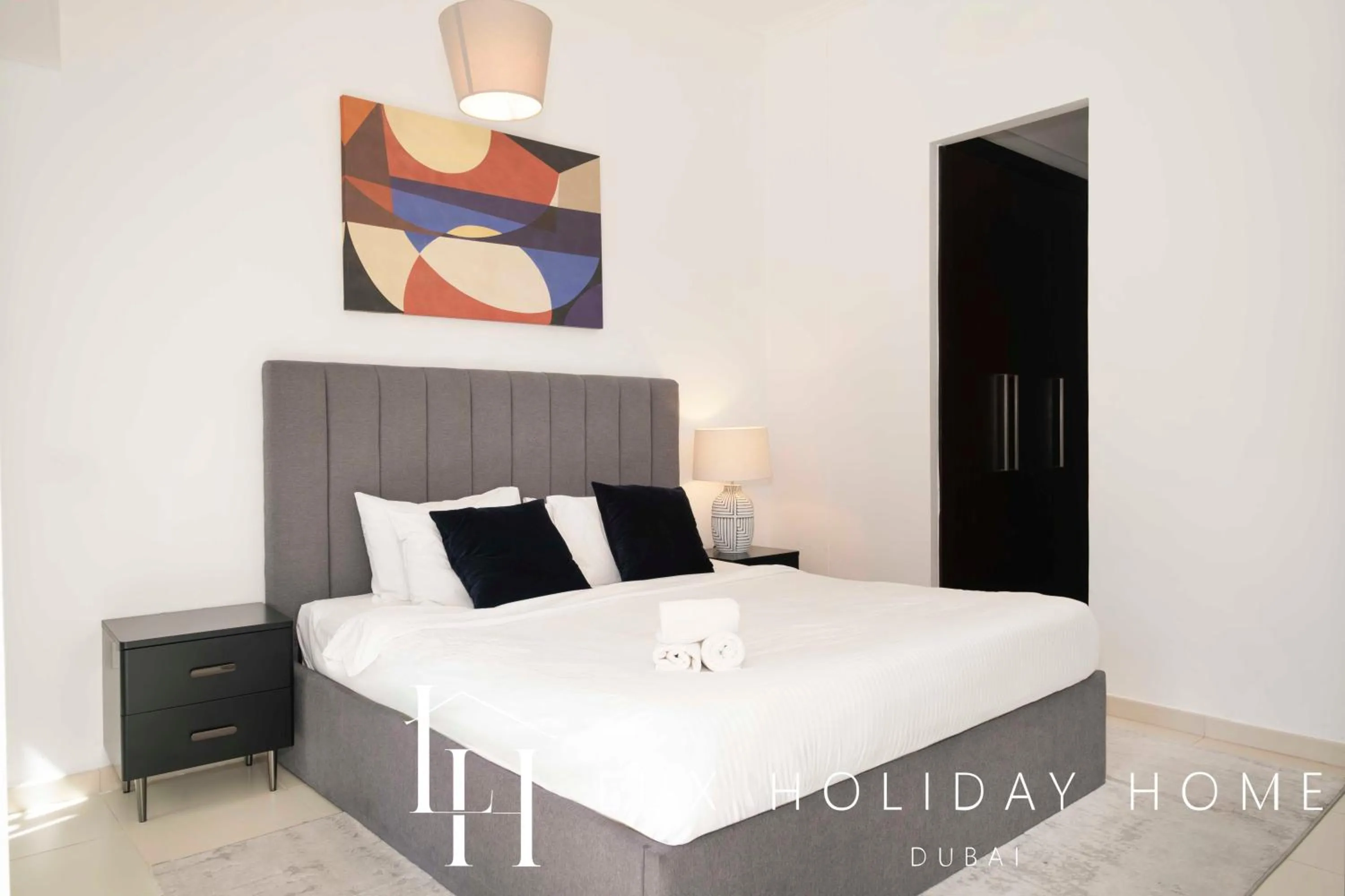 Bed in LUX The Cayan Superior Suite 2, Dubai Marina