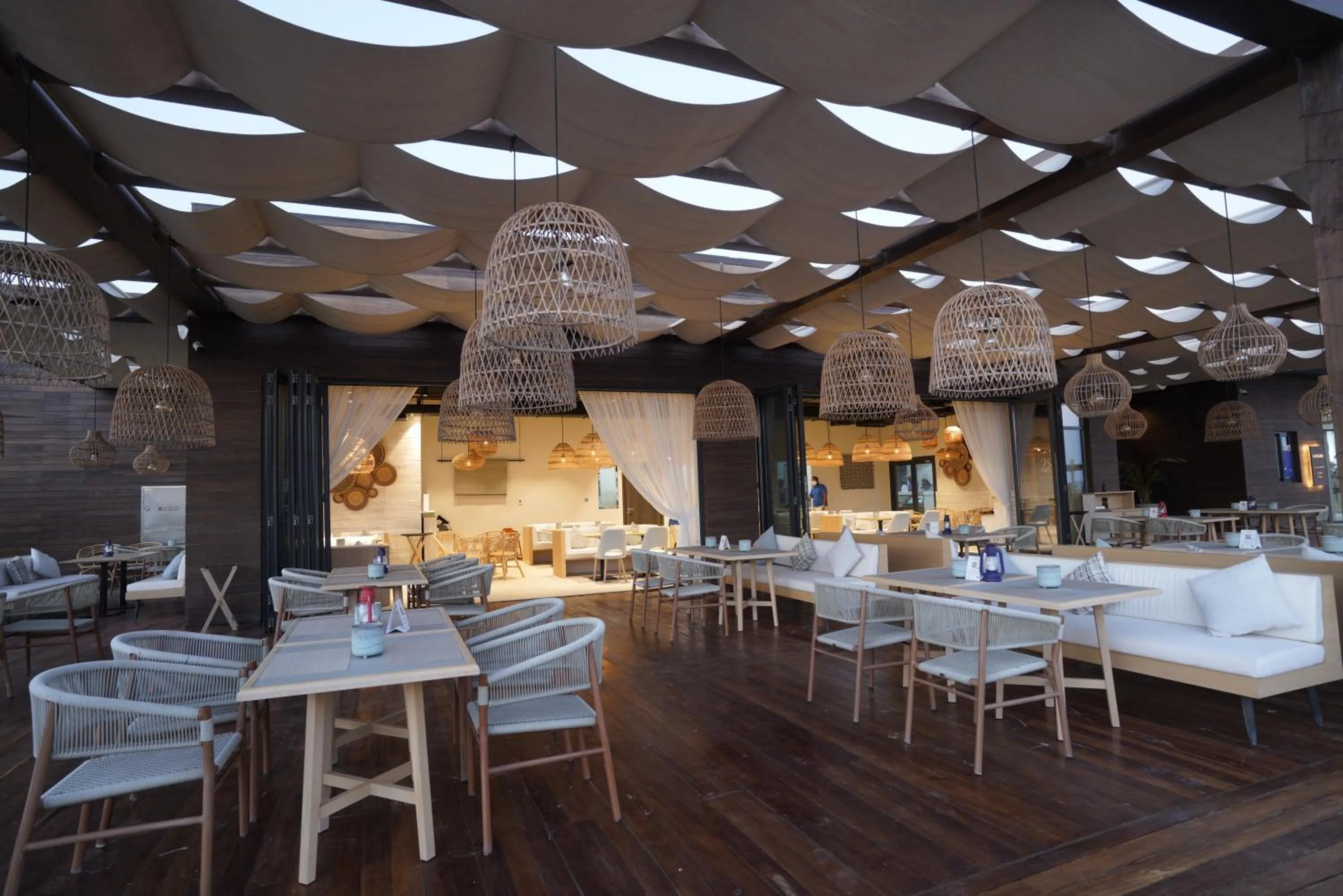 Restaurant/places to eat in Bab Al Nojoum Hudayriyat Camp