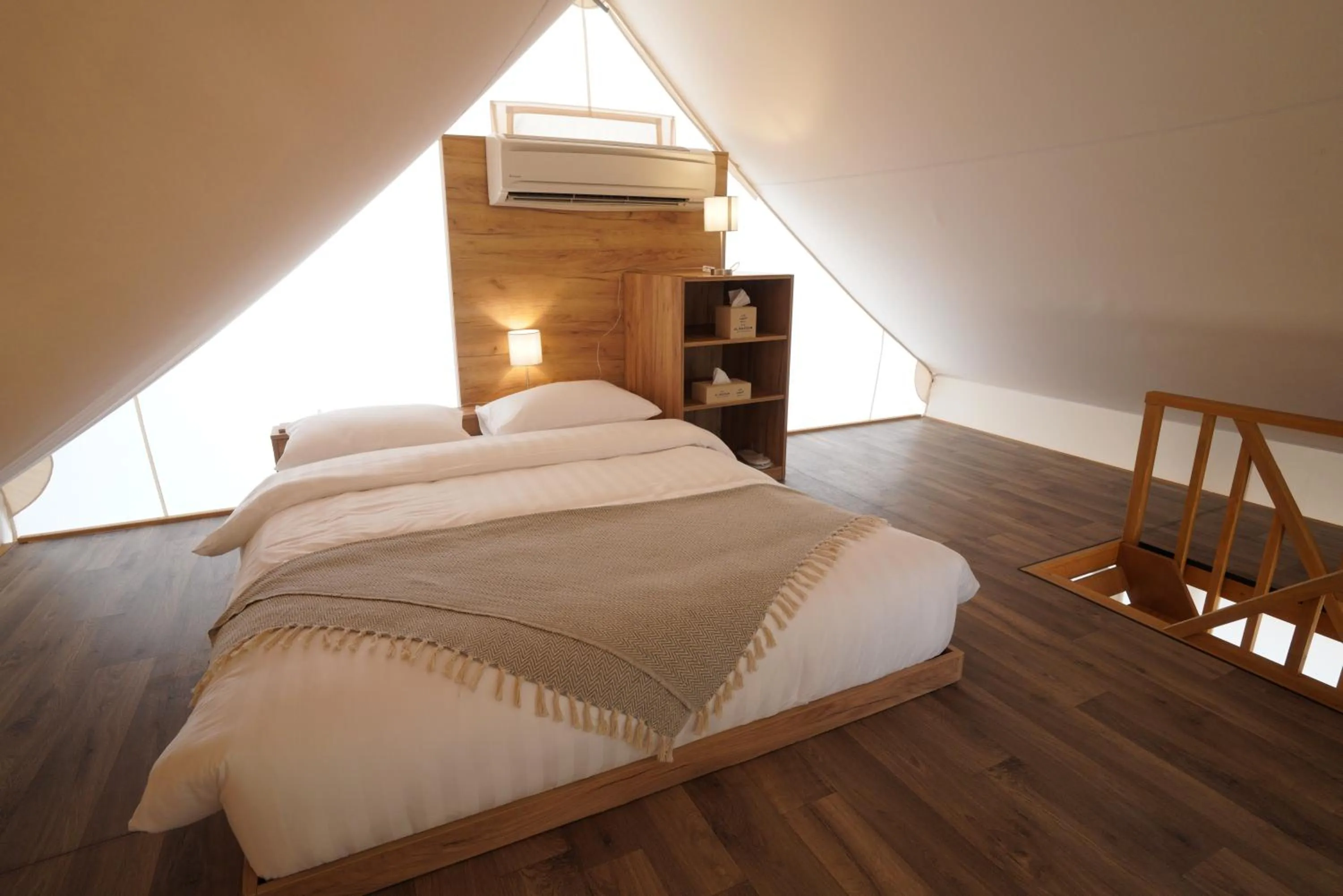 Bed in Bab Al Nojoum Hudayriyat Camp