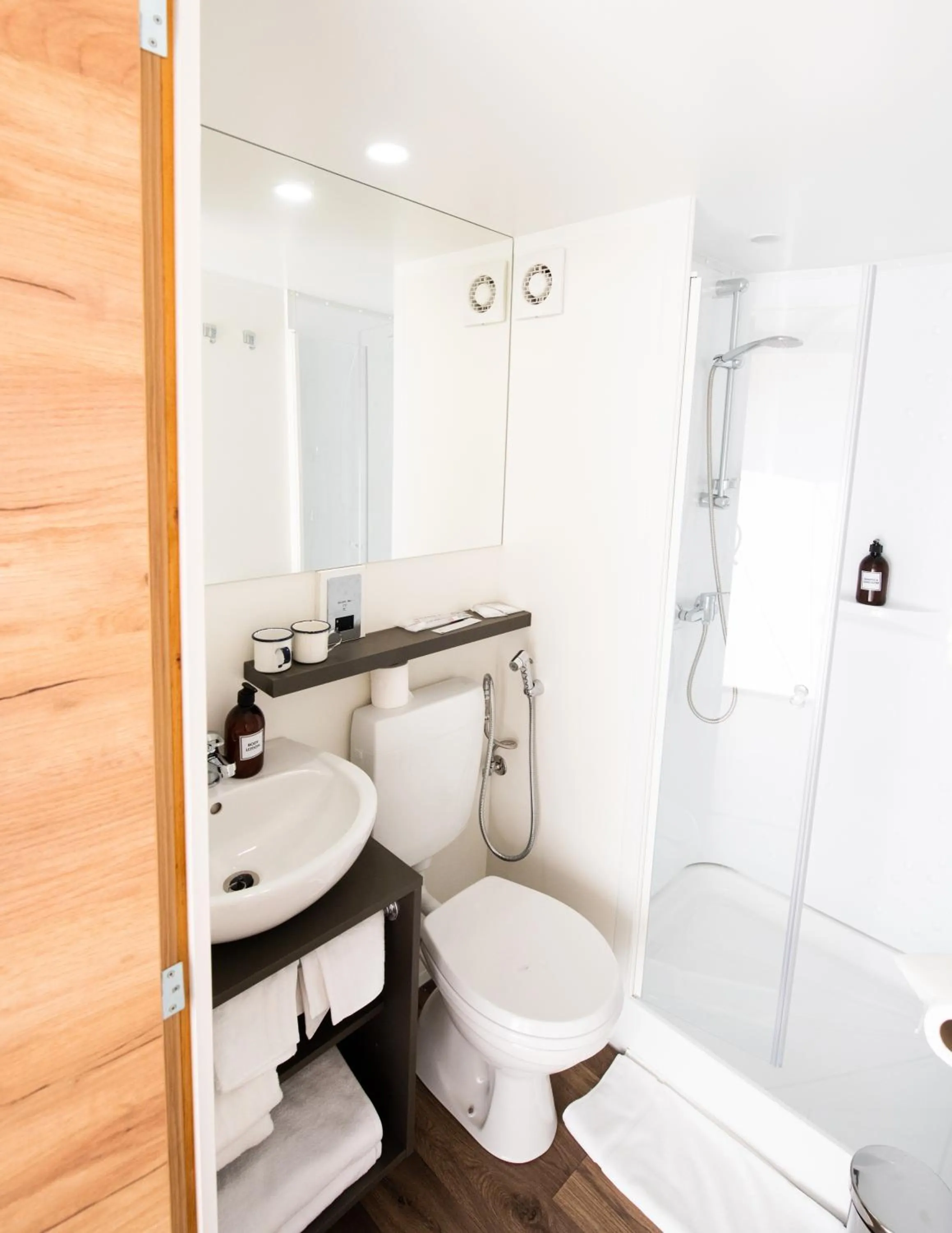 Toilet in Bab Al Nojoum Hudayriyat Camp