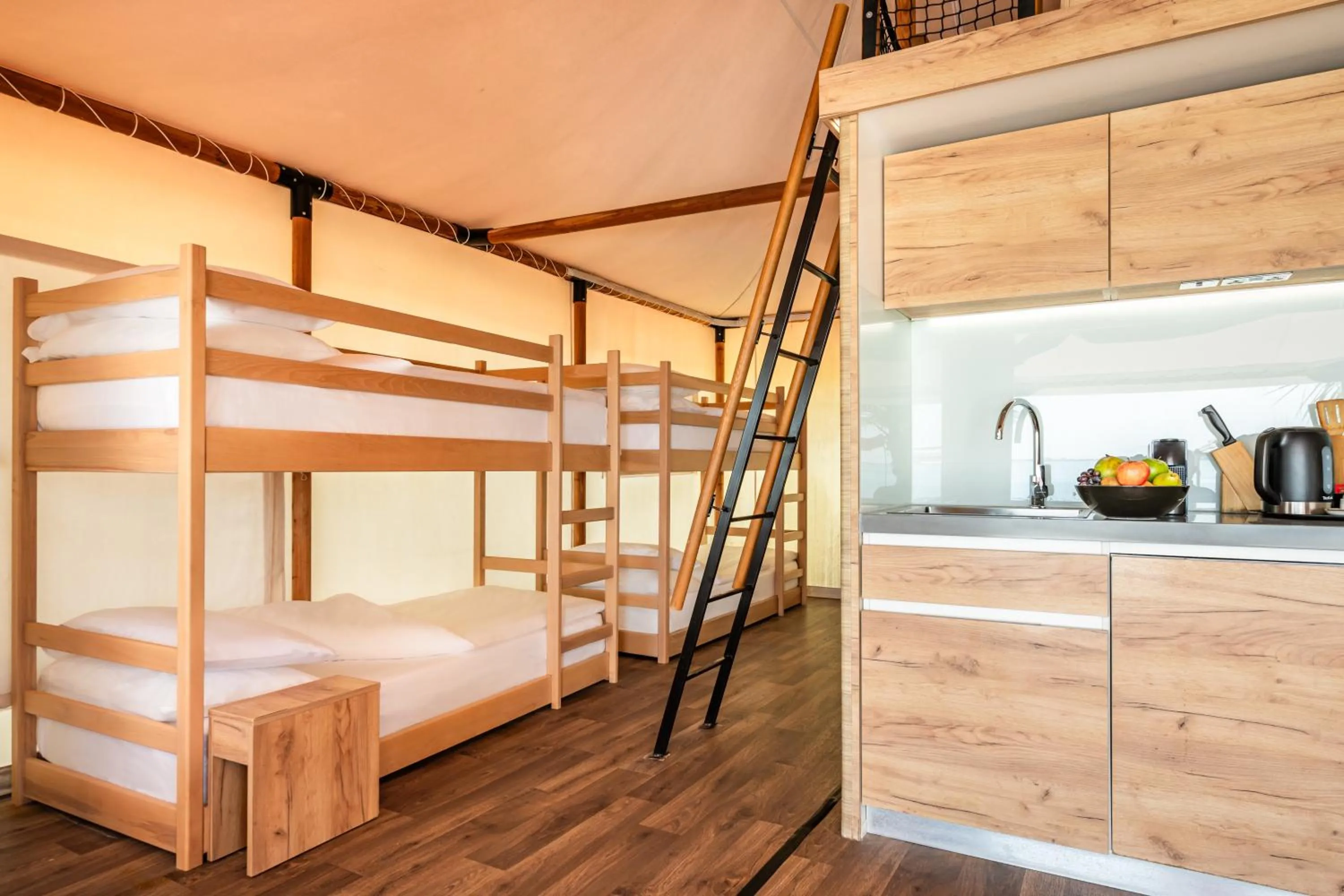 bunk bed, Bed in Bab Al Nojoum Hudayriyat Camp