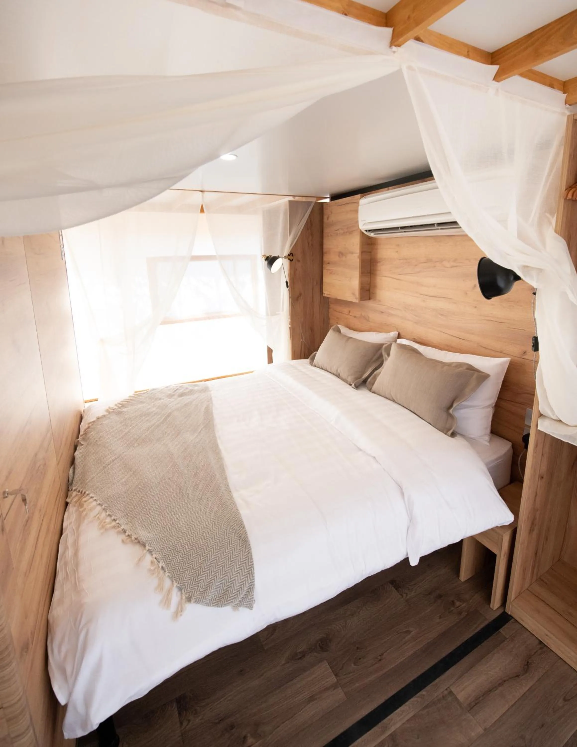 Bed in Bab Al Nojoum Hudayriyat Camp