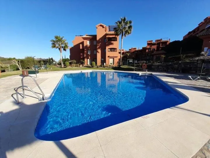 Apartamento espacioso muy tranquilo con piscinas y jardines cercano a la playa
