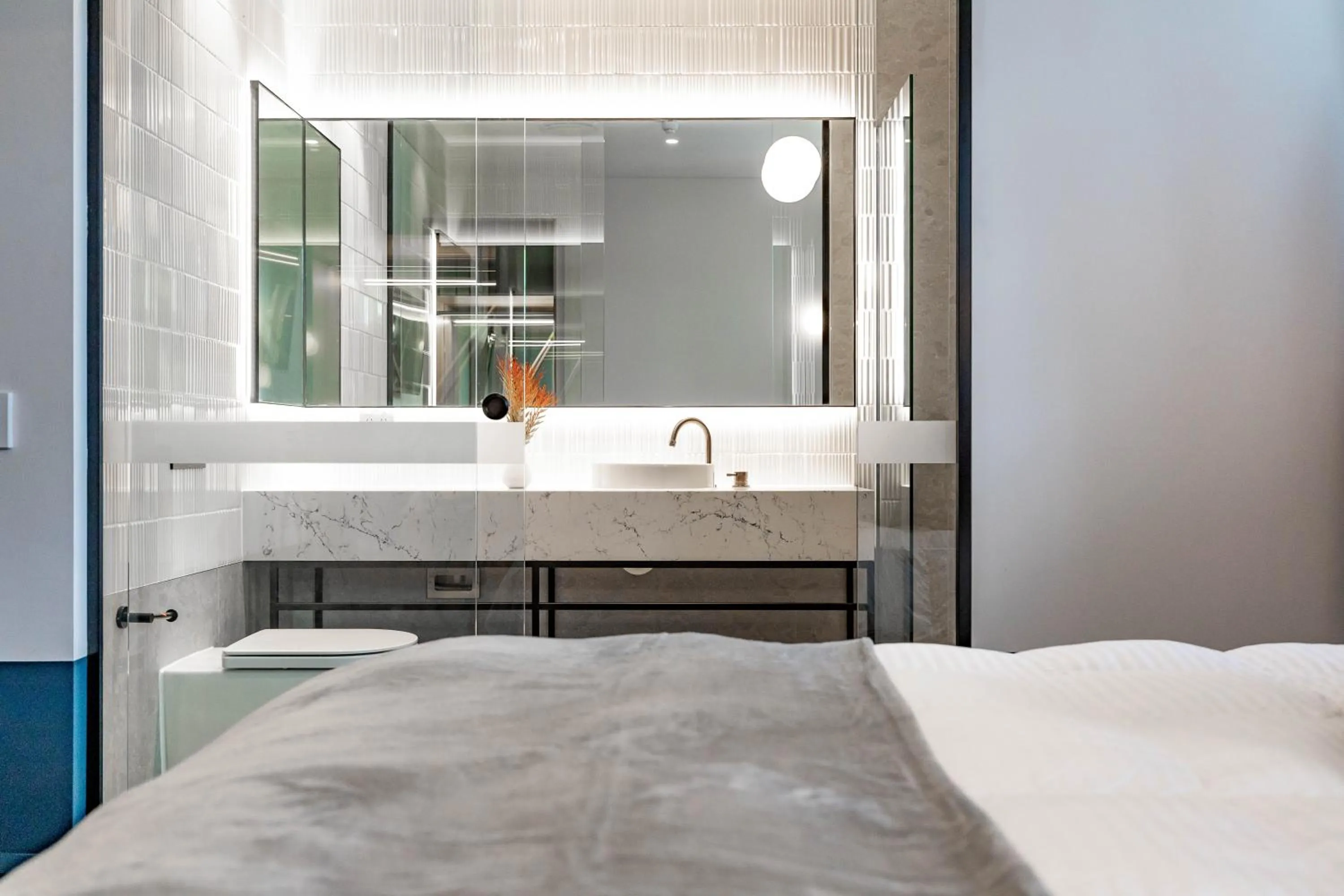 Bathroom, Bed in The General Gordon