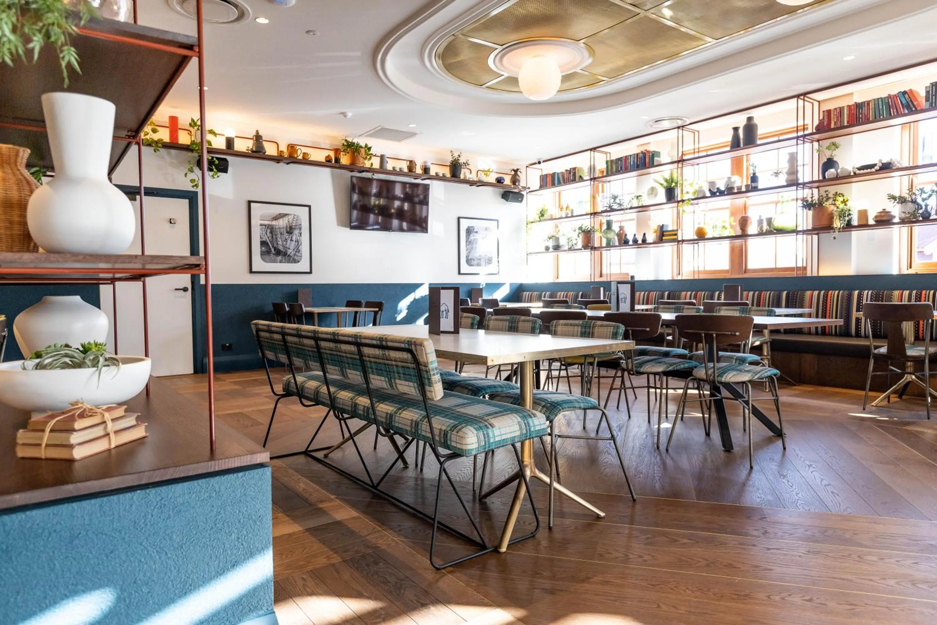 Restaurant/places to eat in The General Gordon