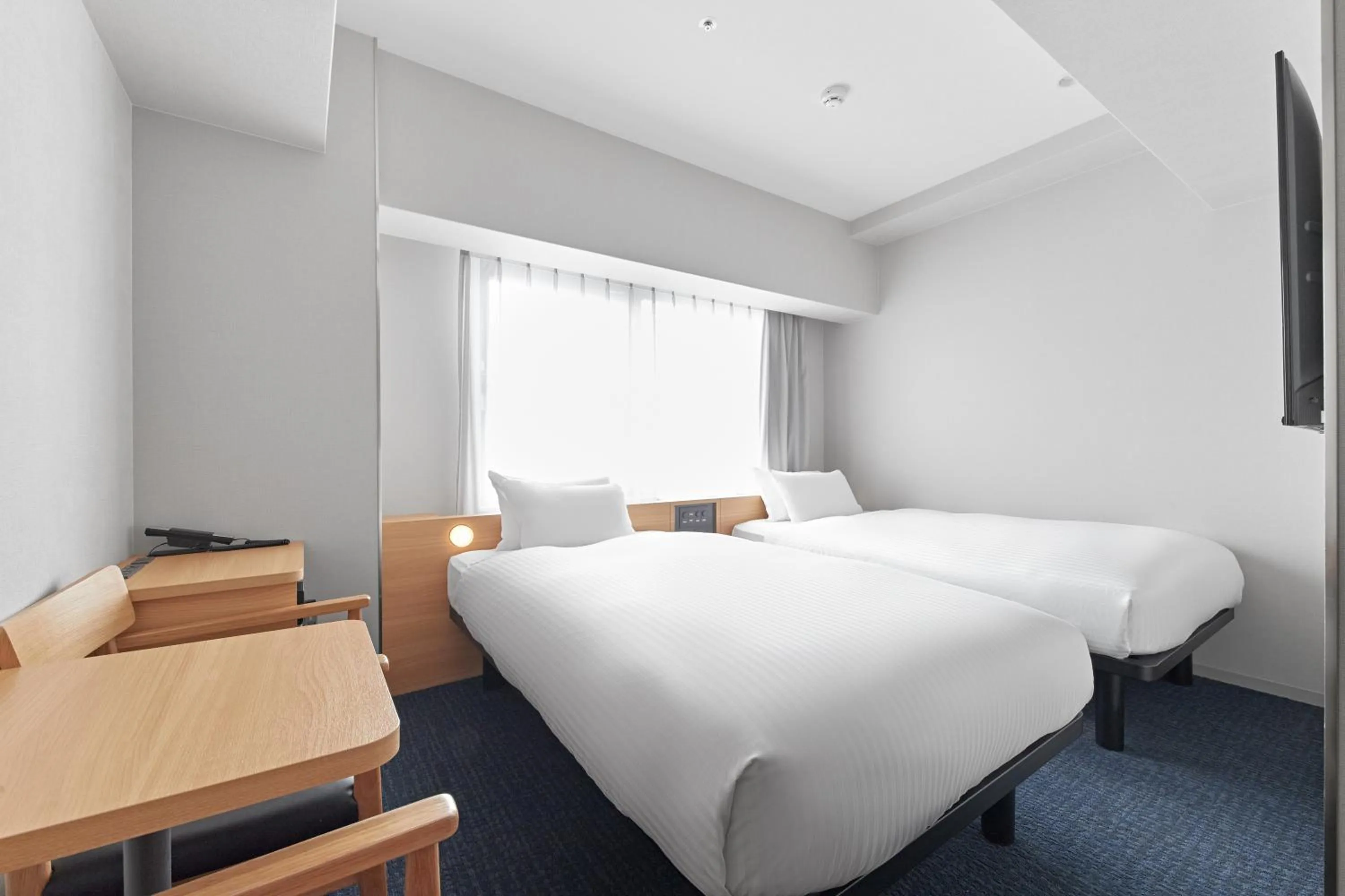 Photo of the whole room, Bed in Sotetsu Fresa Inn Kyoto-Kiyomizu Gojo