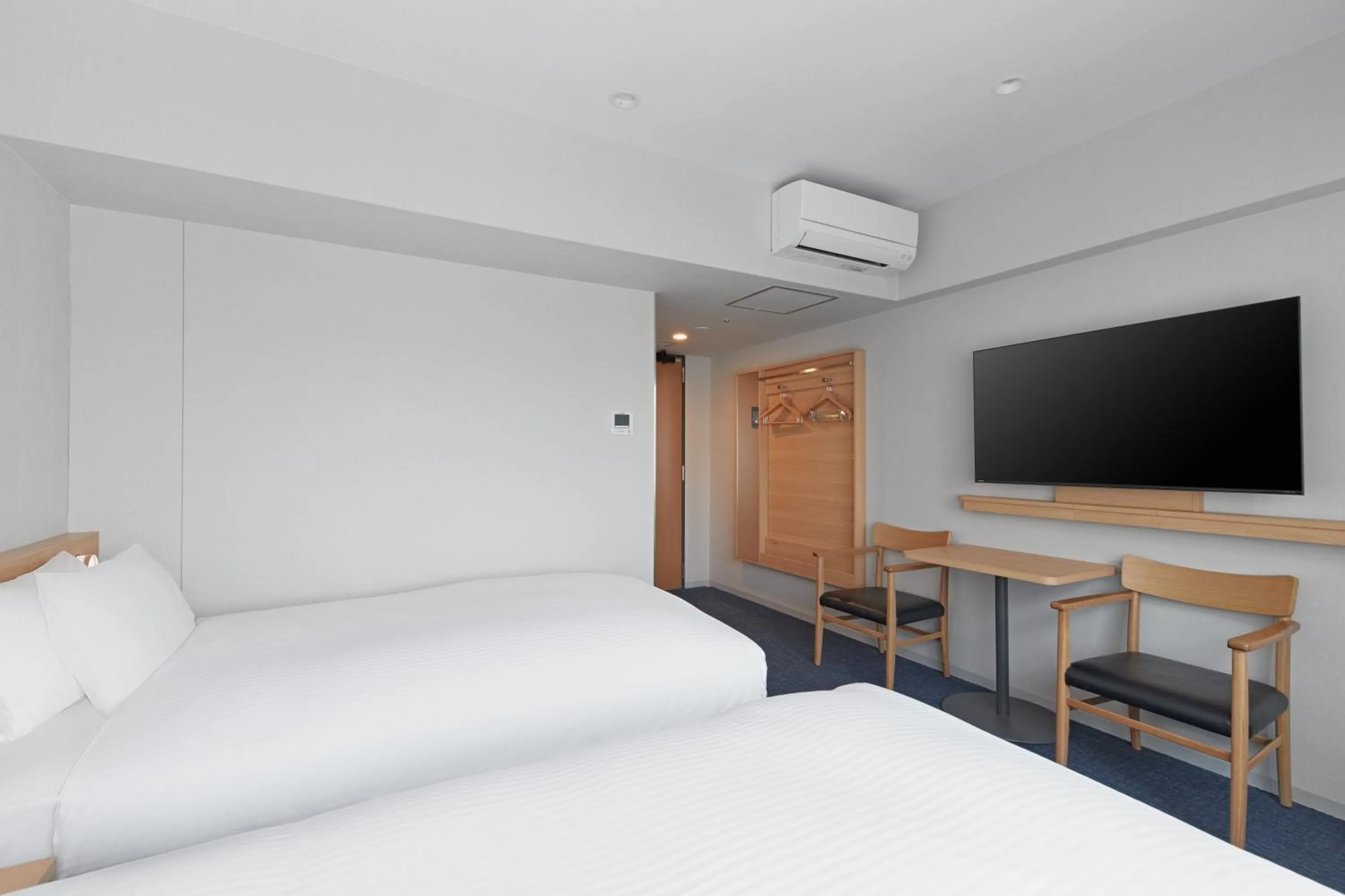 Photo of the whole room, Bed in Sotetsu Fresa Inn Kyoto-Kiyomizu Gojo