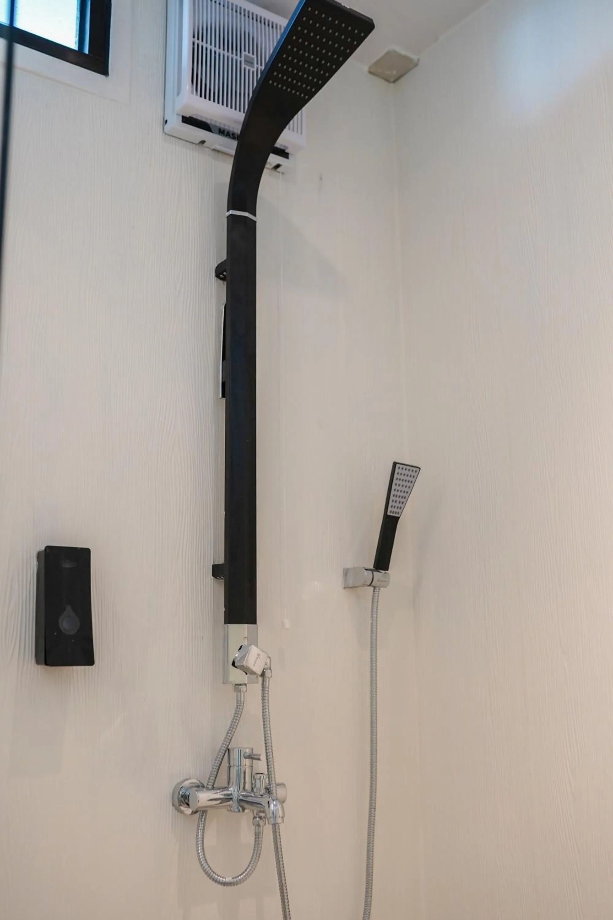 Shower in Lucca Resort & Residence