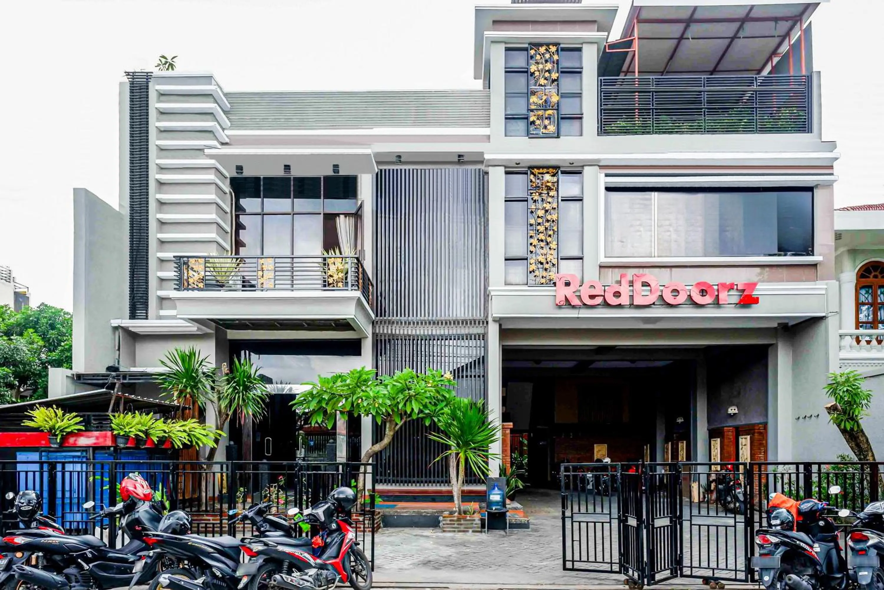 Facade/entrance in RedDoorz Plus near Amplaz Yogyakarta