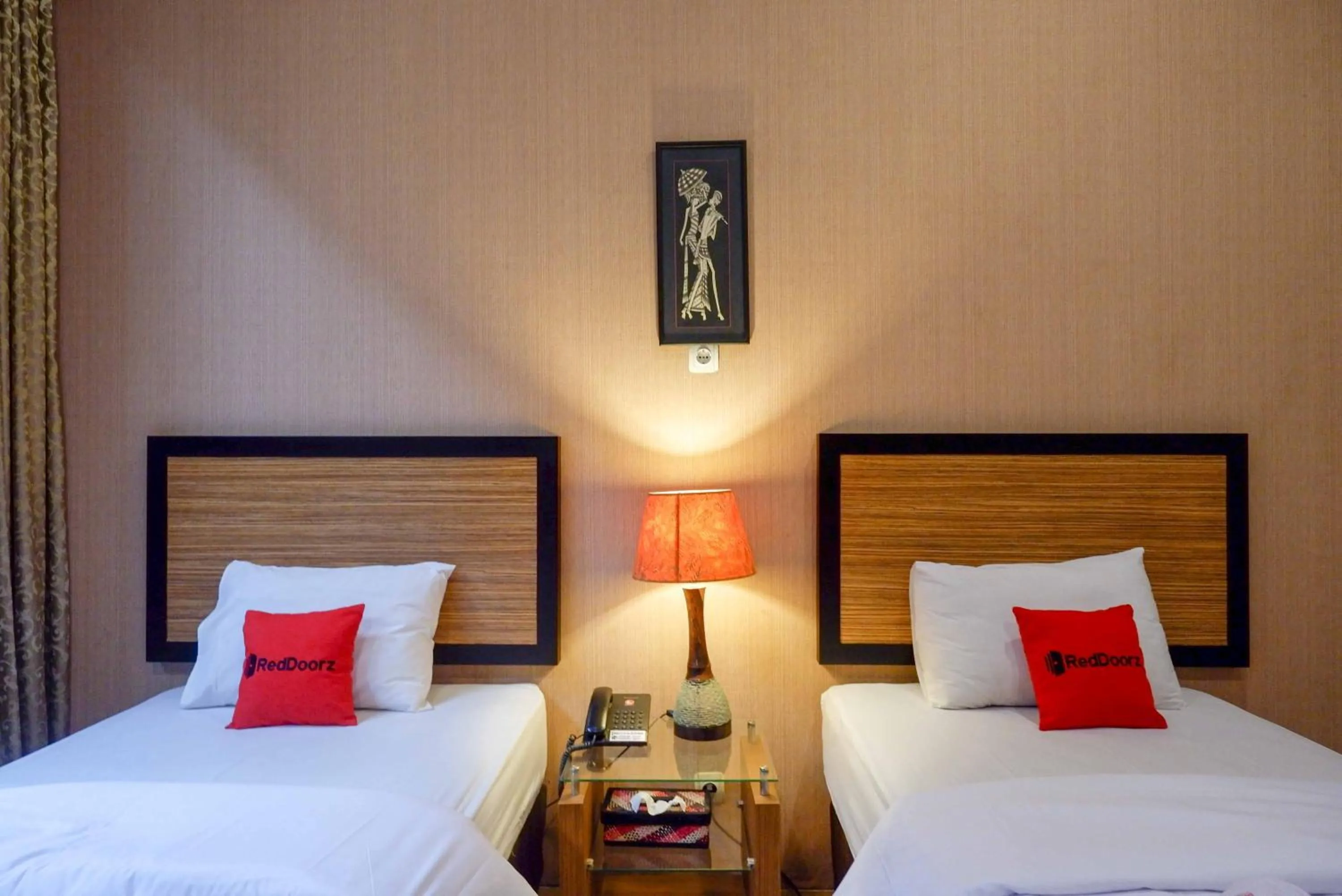Bedroom, Bed in RedDoorz Plus near Amplaz Yogyakarta