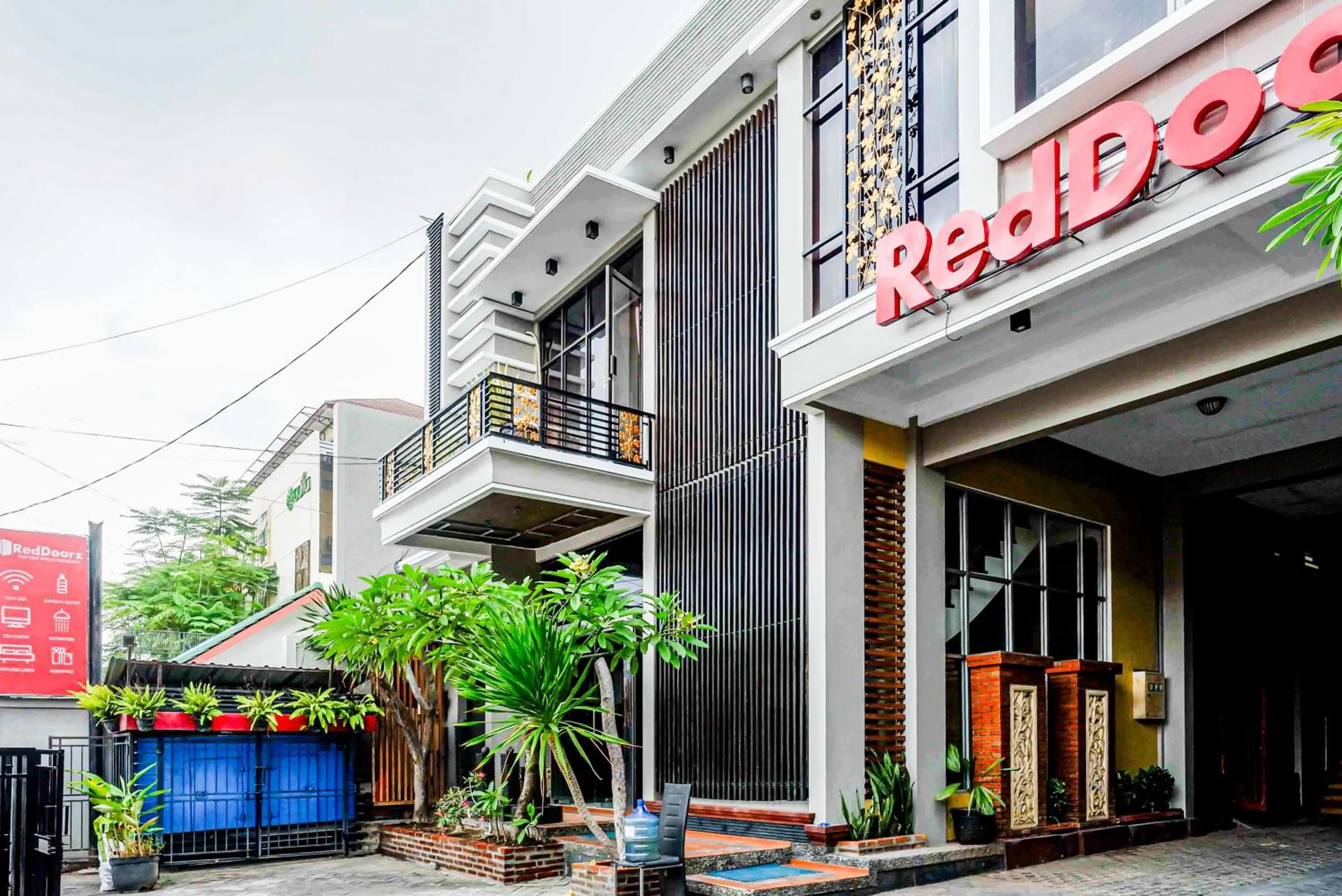 Facade/entrance in RedDoorz Plus near Amplaz Yogyakarta