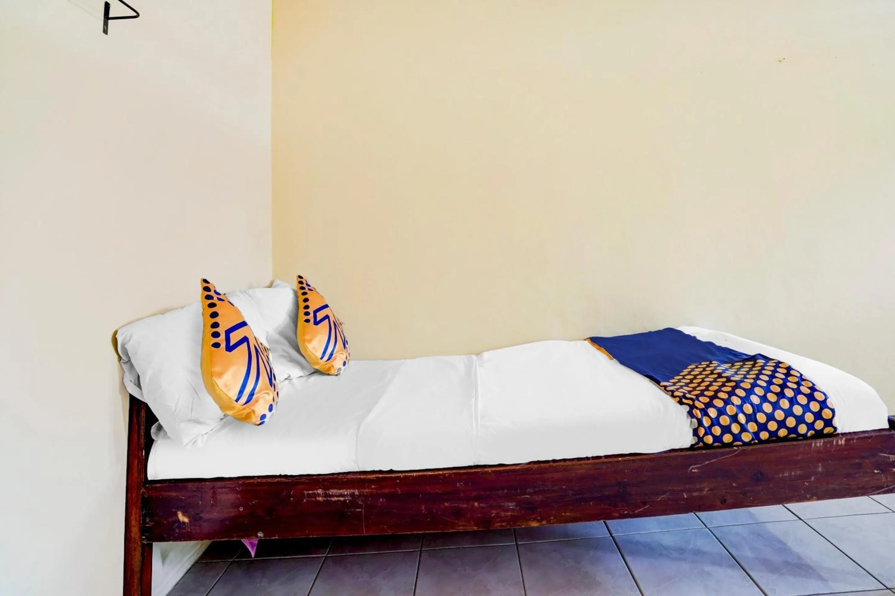 Bedroom, Bed in OYO Life 90701 Kost Syariah Deris