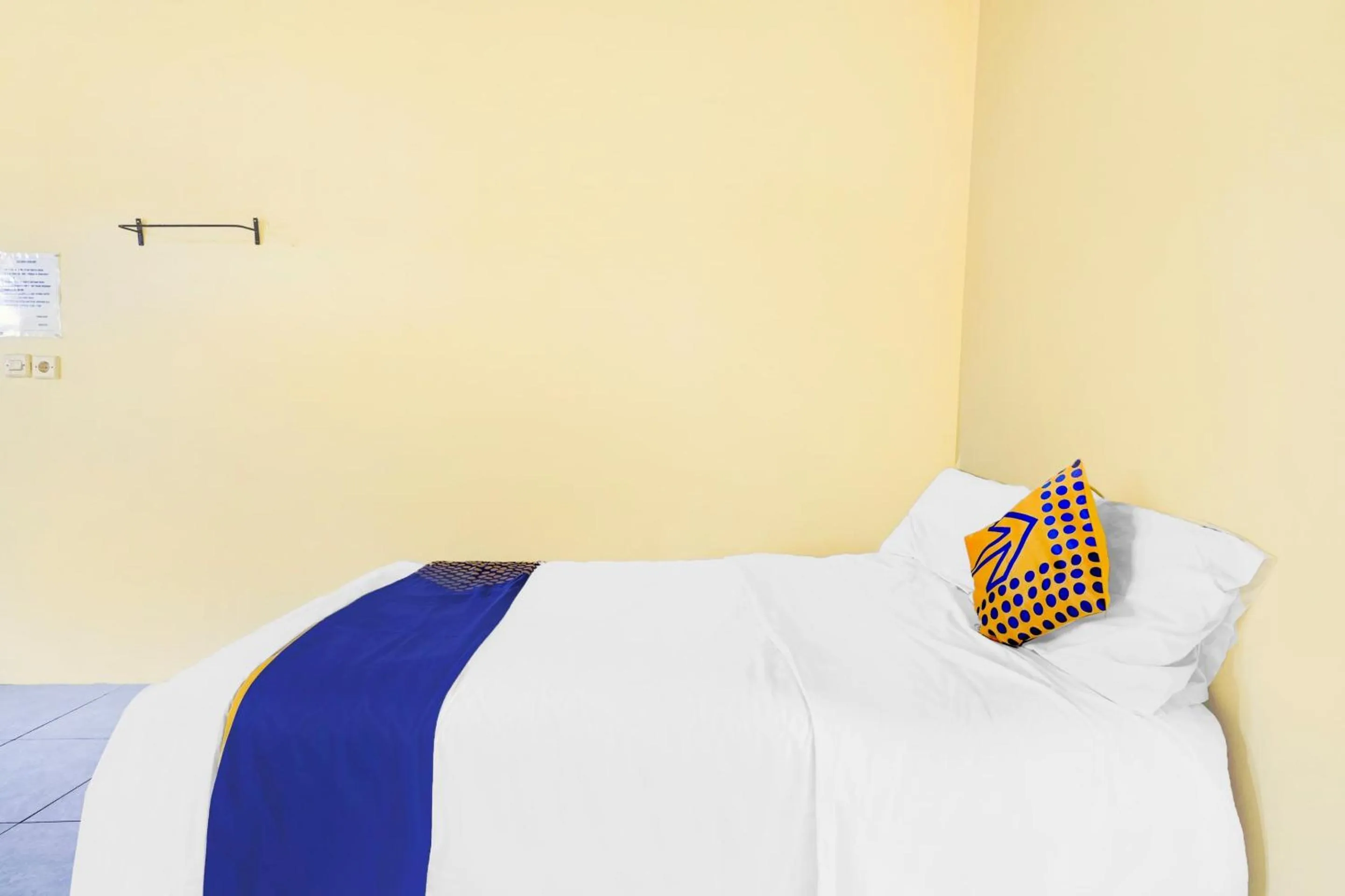 Bedroom, Bed in OYO Life 90701 Kost Syariah Deris