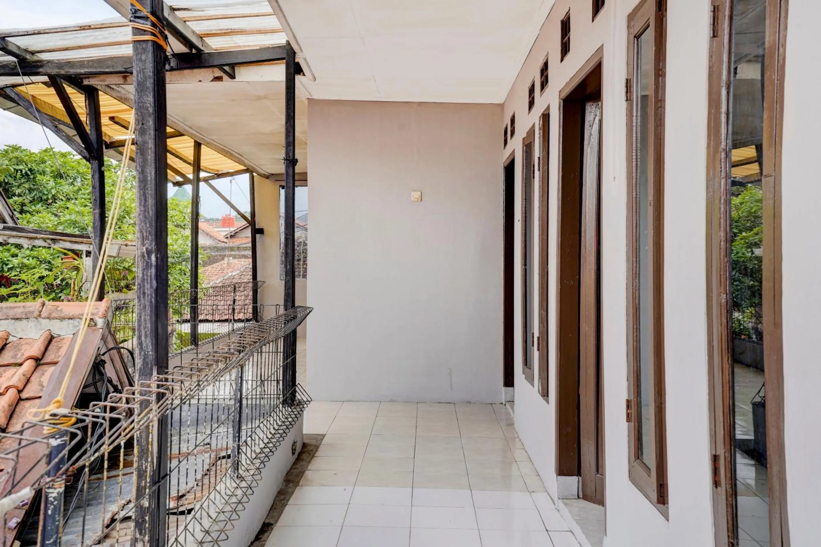 Lobby or reception in OYO Life 90701 Kost Syariah Deris