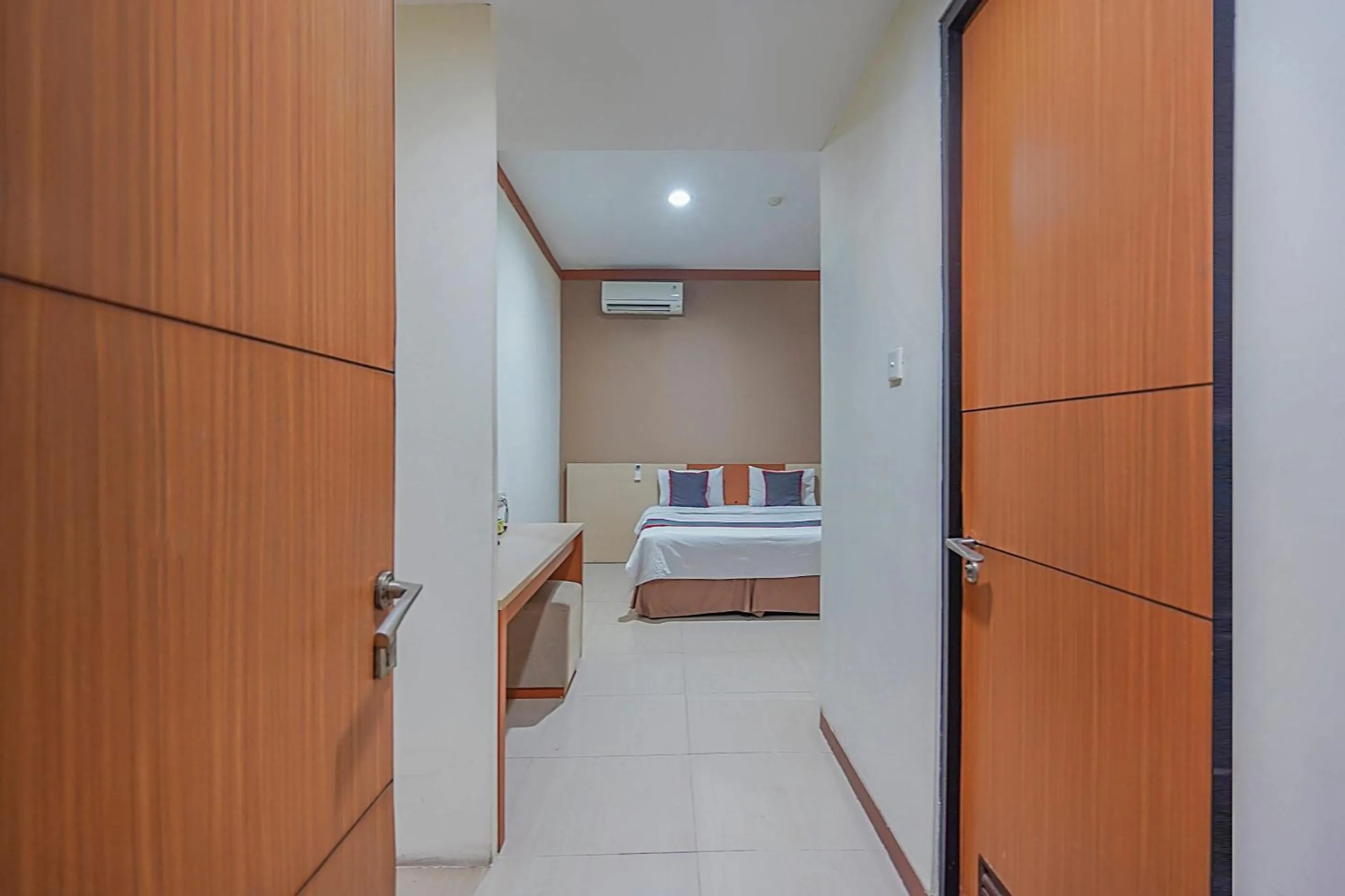Bedroom in Collection O 90724 Hotel Sinar Sidoarjo