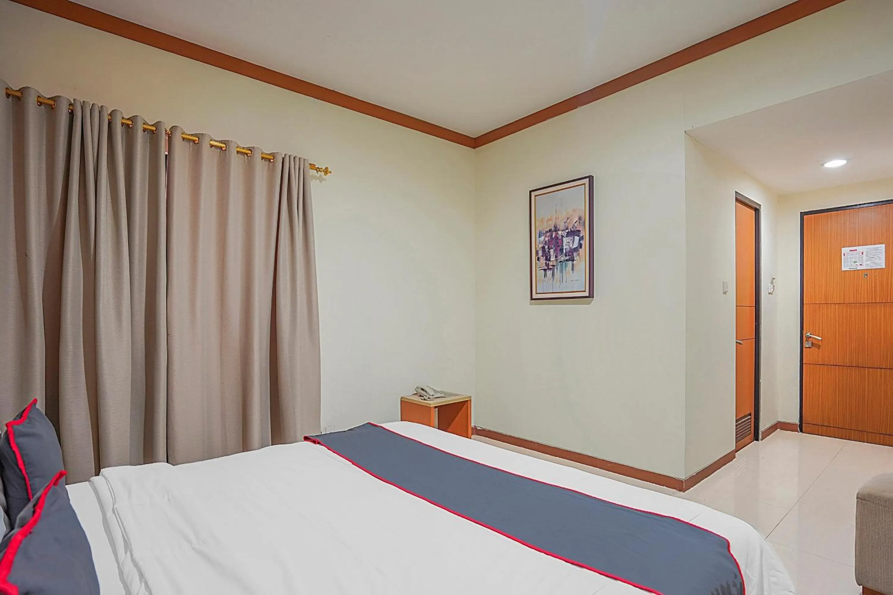 Bedroom in Collection O 90724 Hotel Sinar Sidoarjo