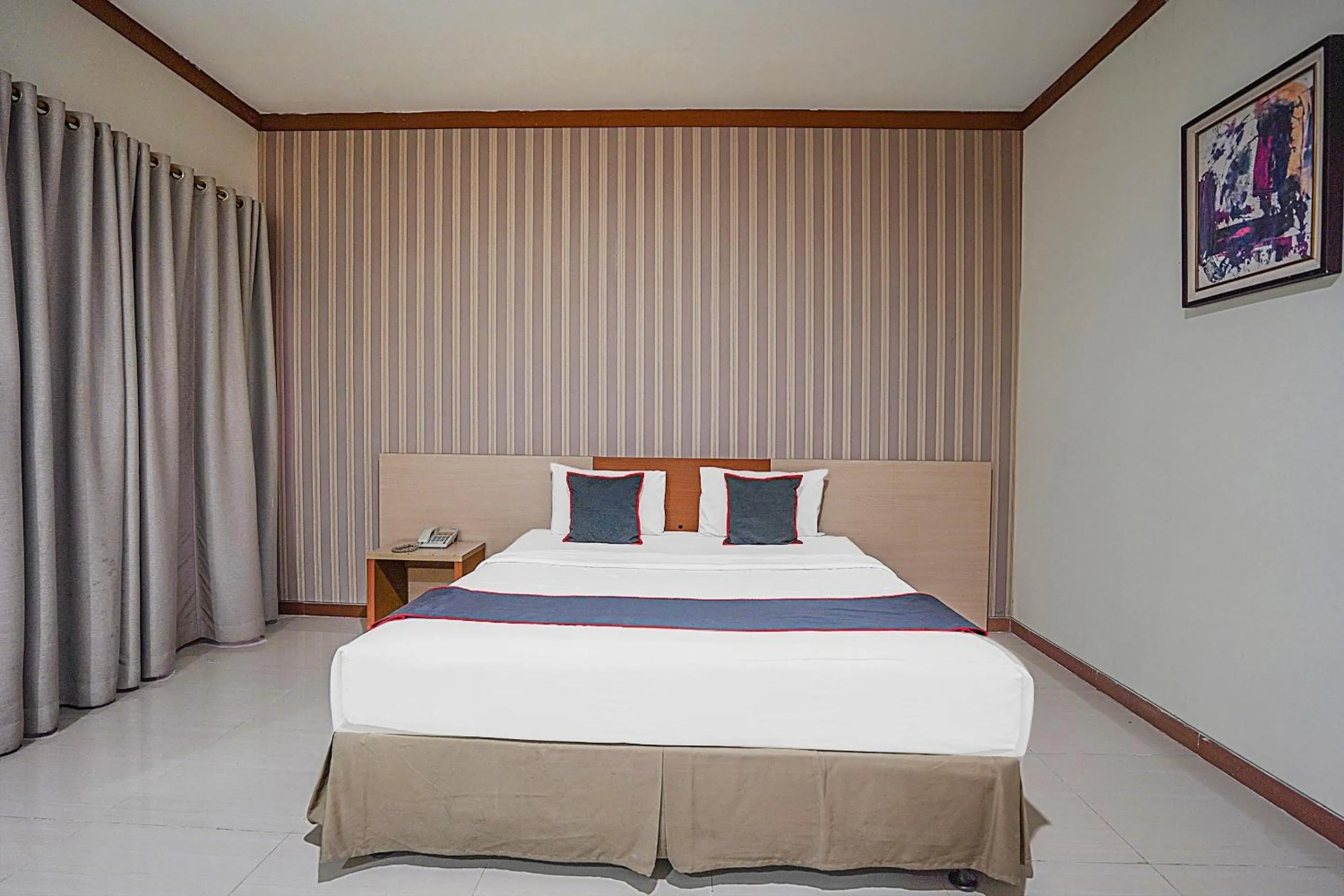 Bedroom in Collection O 90724 Hotel Sinar Sidoarjo
