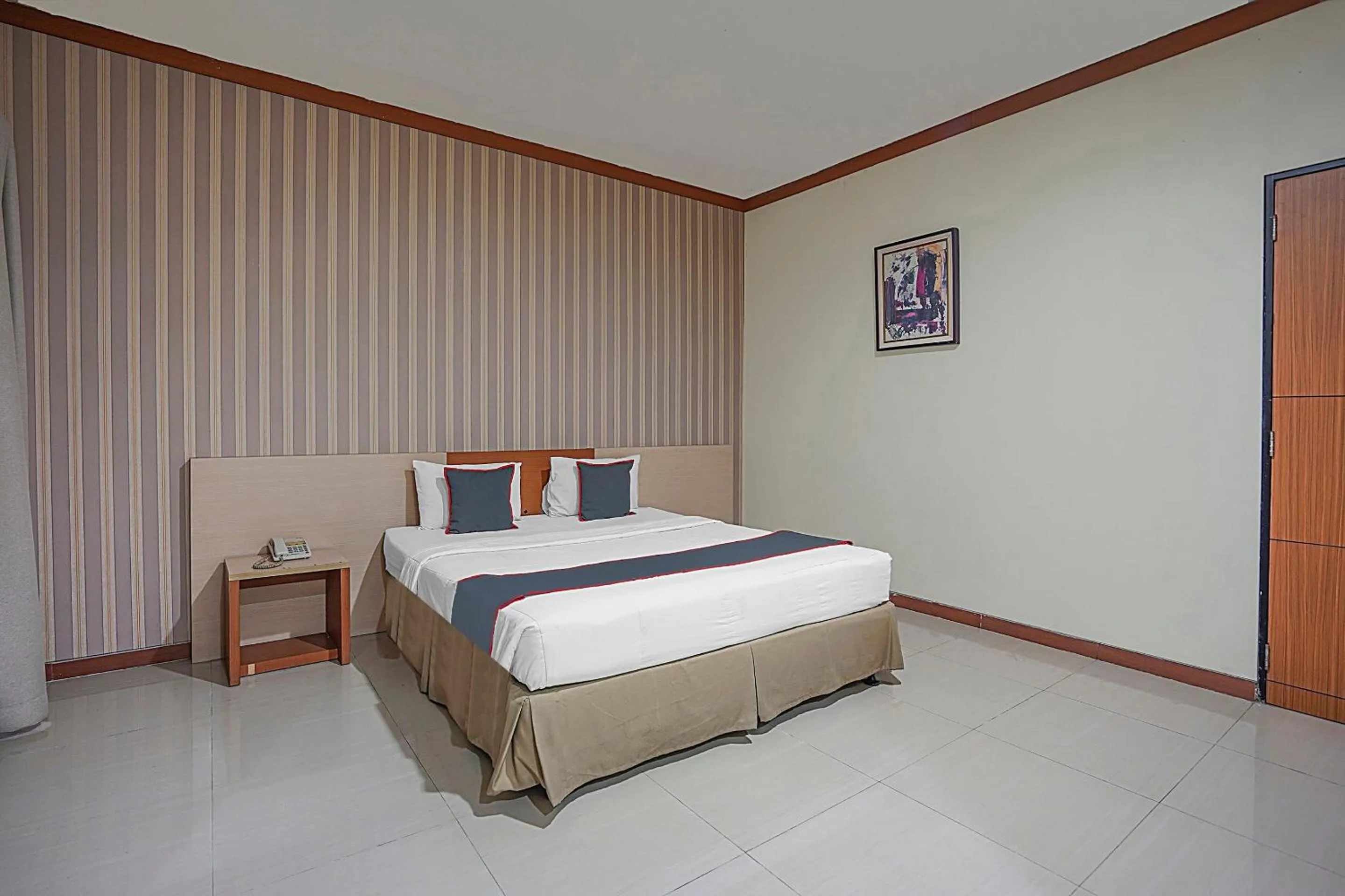 Bedroom in Collection O 90724 Hotel Sinar Sidoarjo