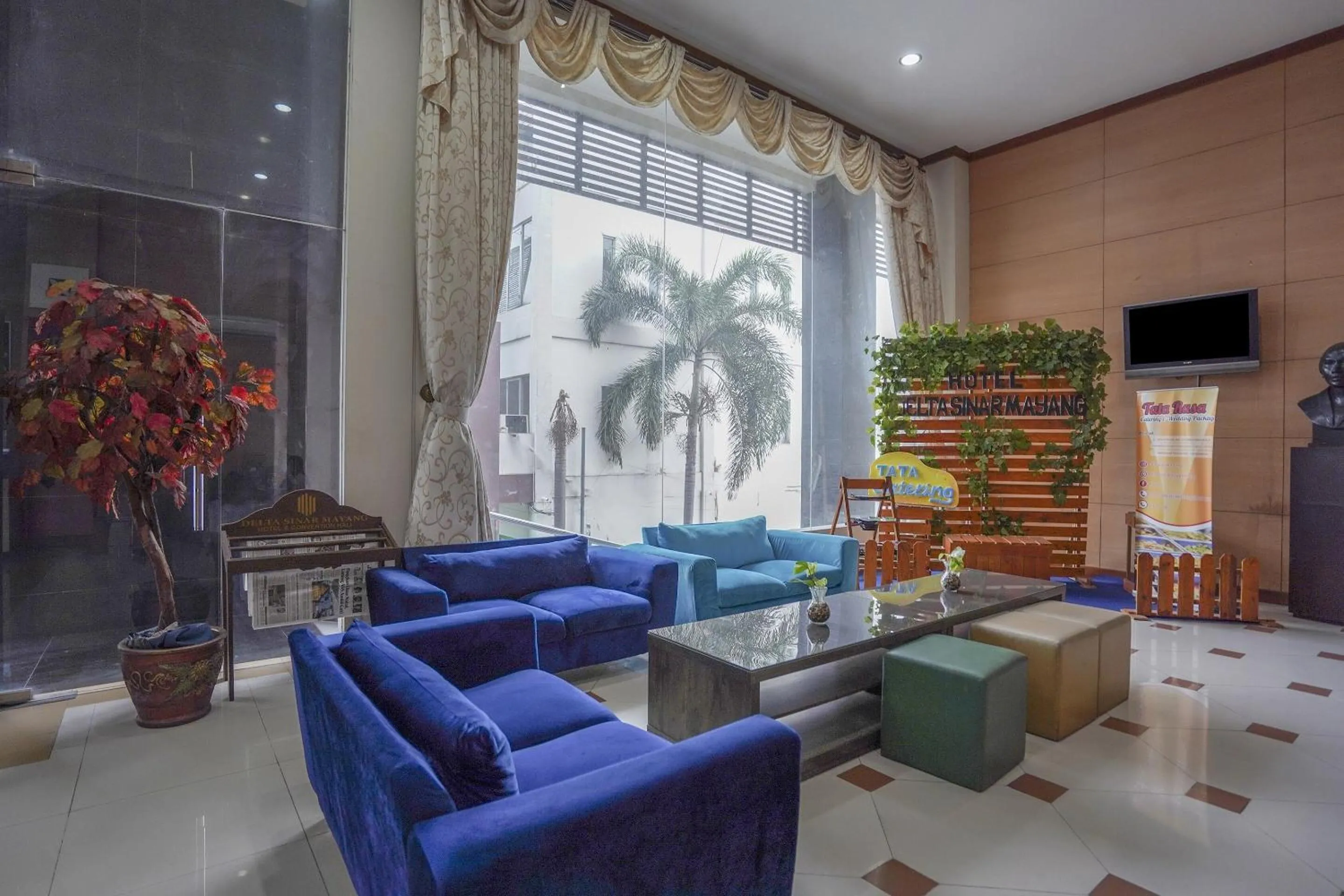Lobby or reception in Collection O 90724 Hotel Sinar Sidoarjo