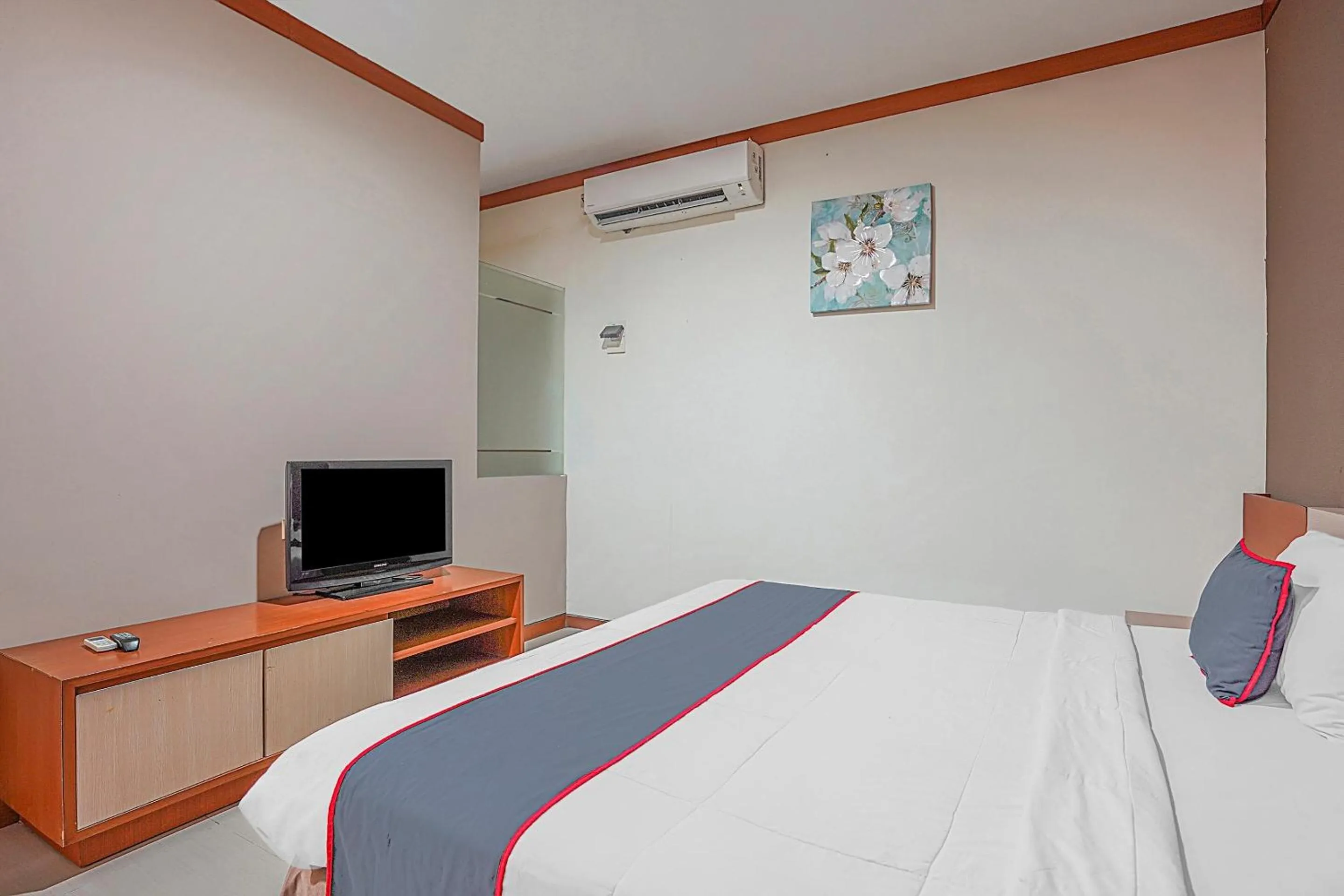 Bedroom in Collection O 90724 Hotel Sinar Sidoarjo