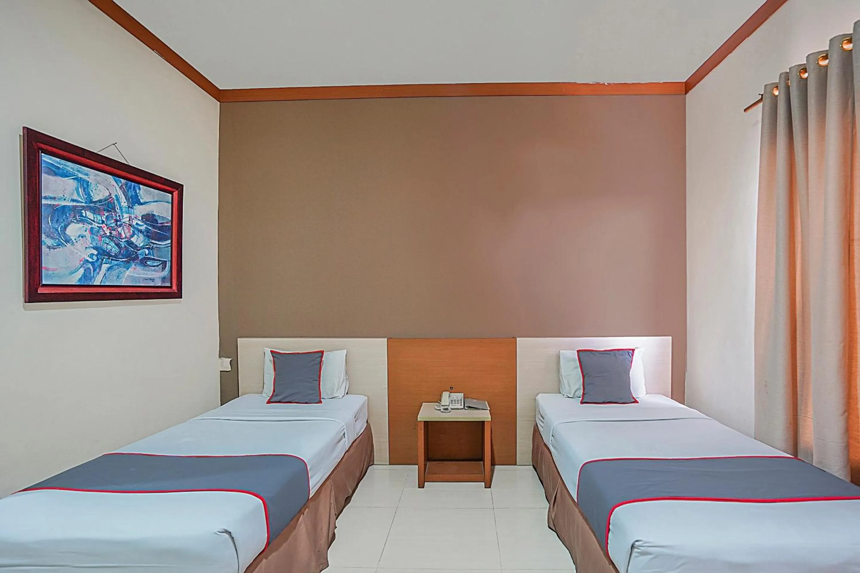 Bedroom in Collection O 90724 Hotel Sinar Sidoarjo