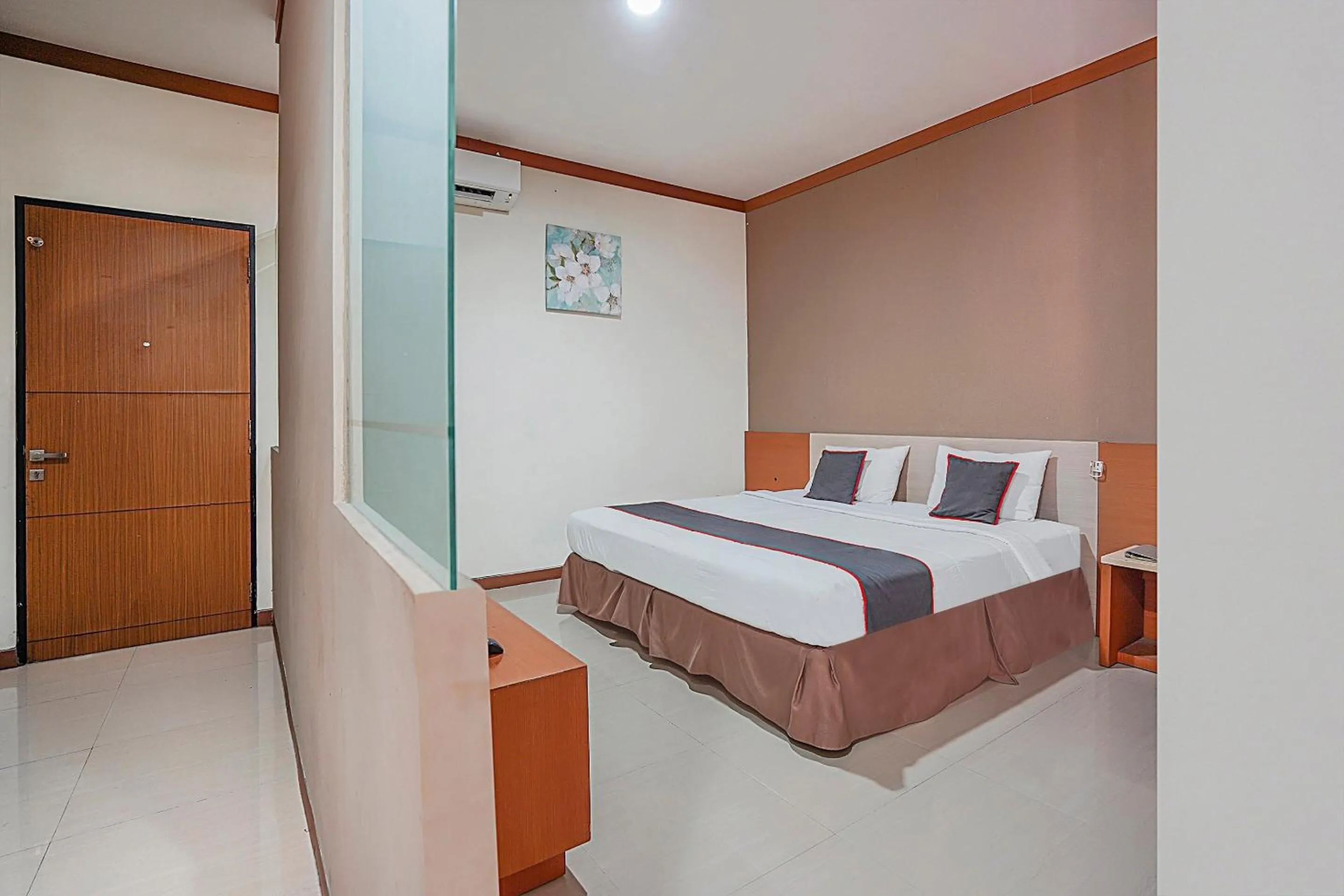 Bedroom in Collection O 90724 Hotel Sinar Sidoarjo