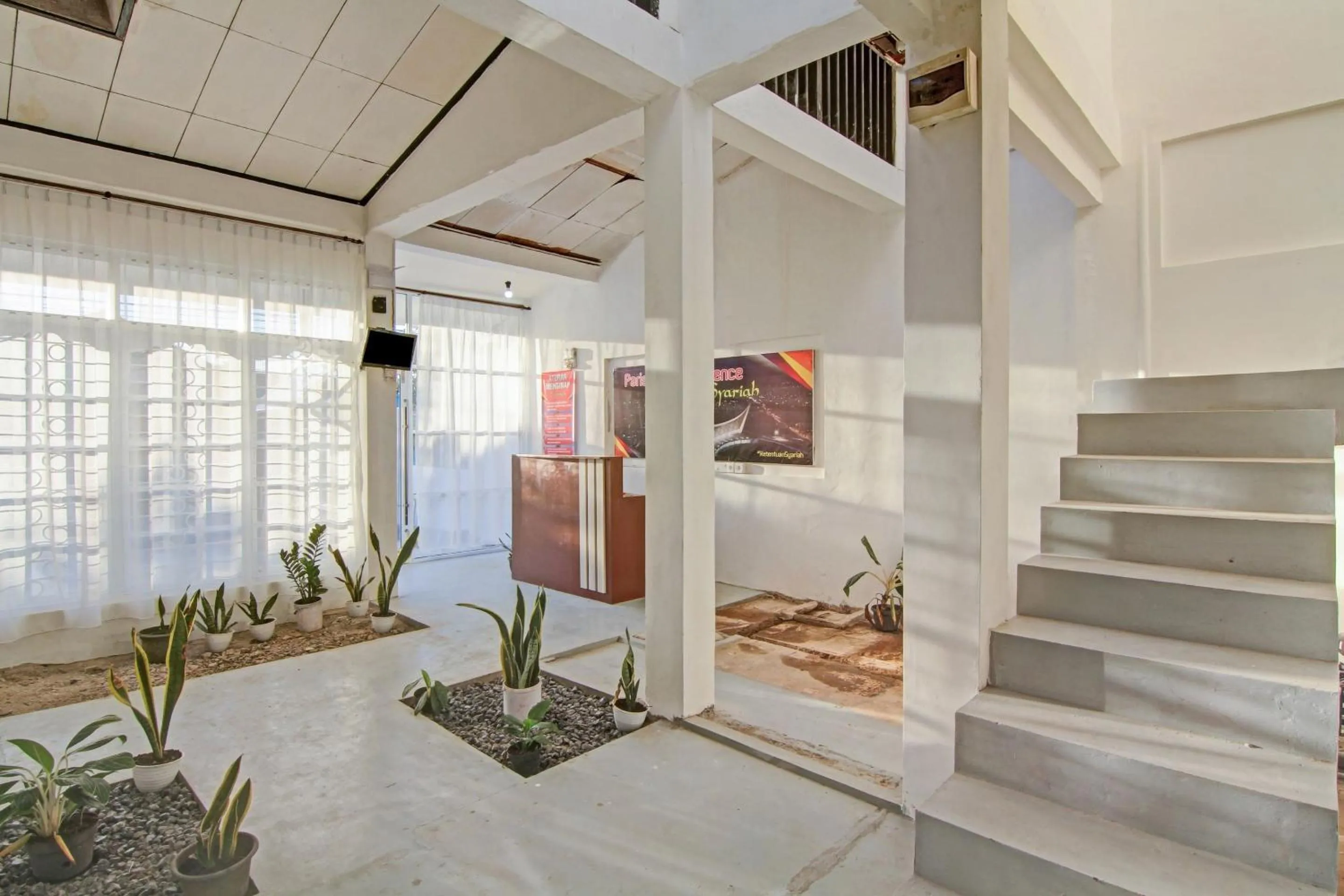 Lobby or reception in Hotel O Paris Street Residence Syariah