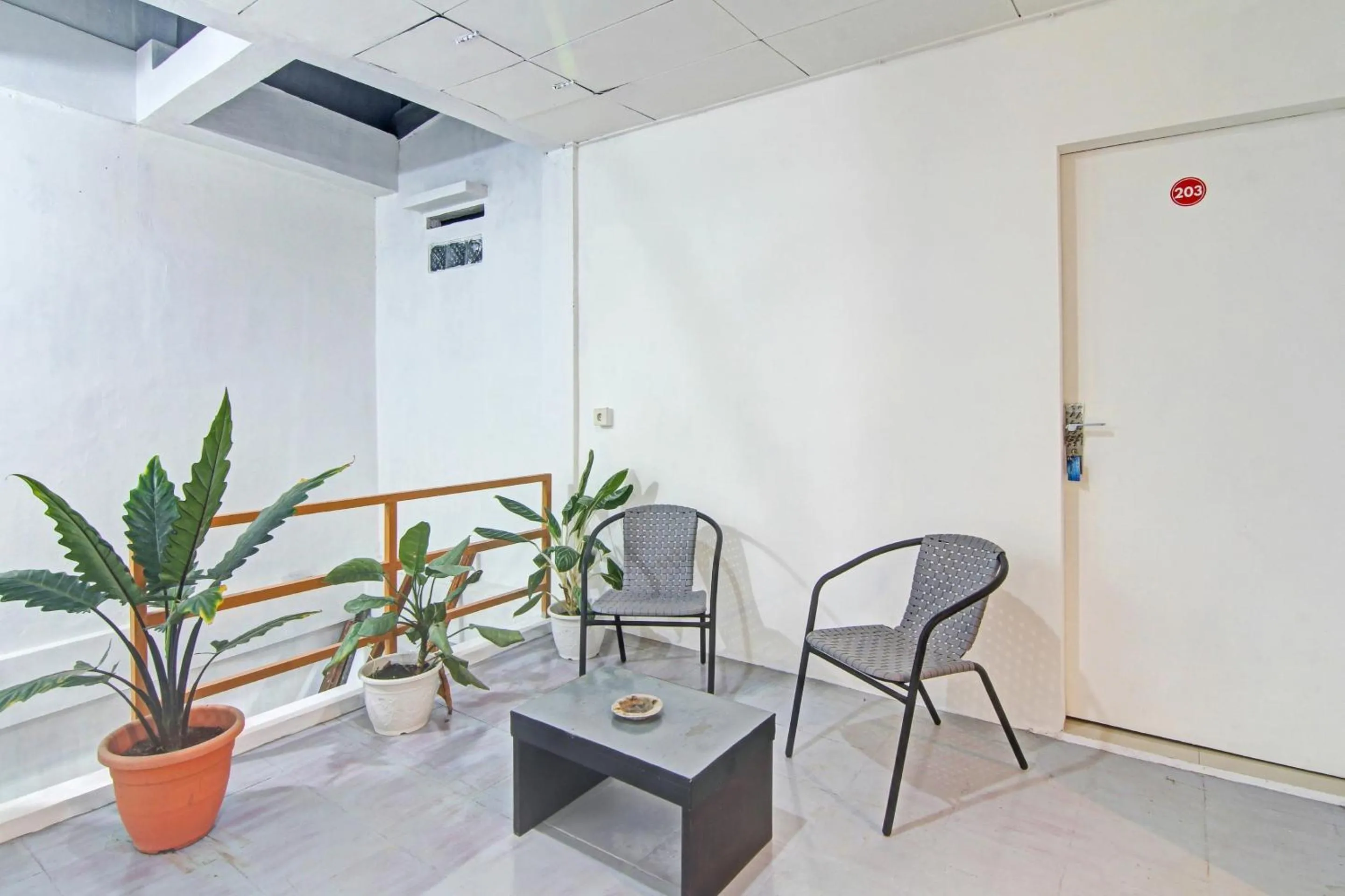 Lobby or reception in Hotel O Paris Street Residence Syariah